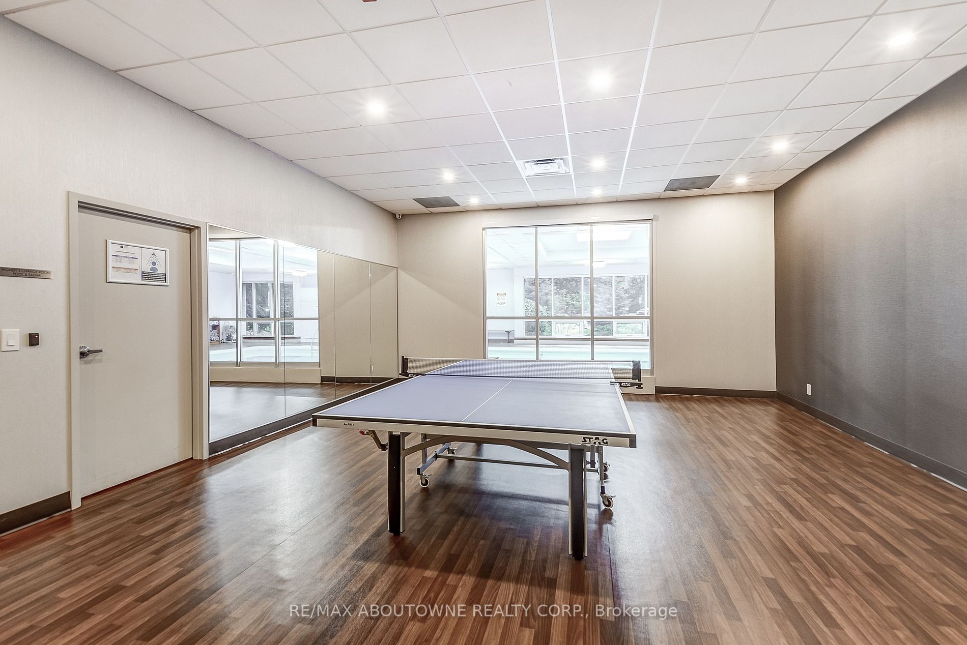 812 Burnhamthorpe Rd, #Ph2
