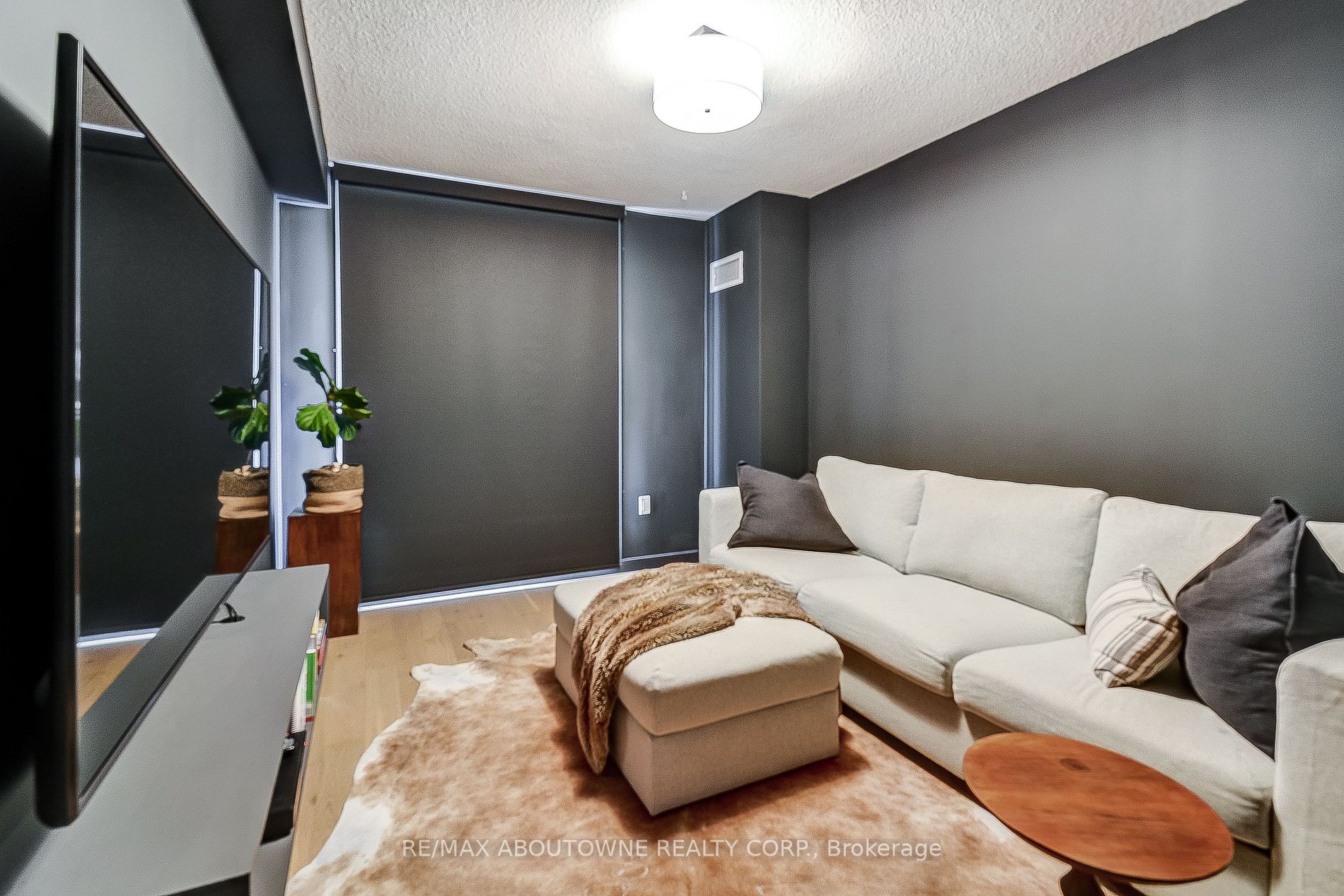 812 Burnhamthorpe Rd, #Ph2