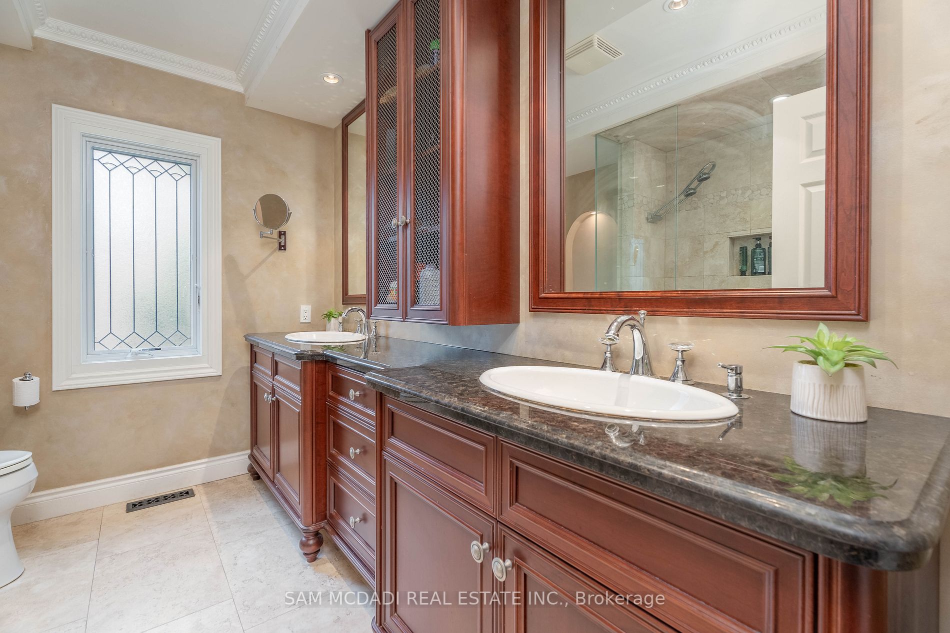 1894 Mississauga Rd