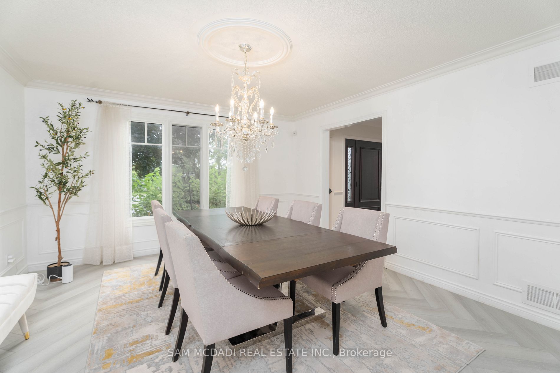 1894 Mississauga Rd