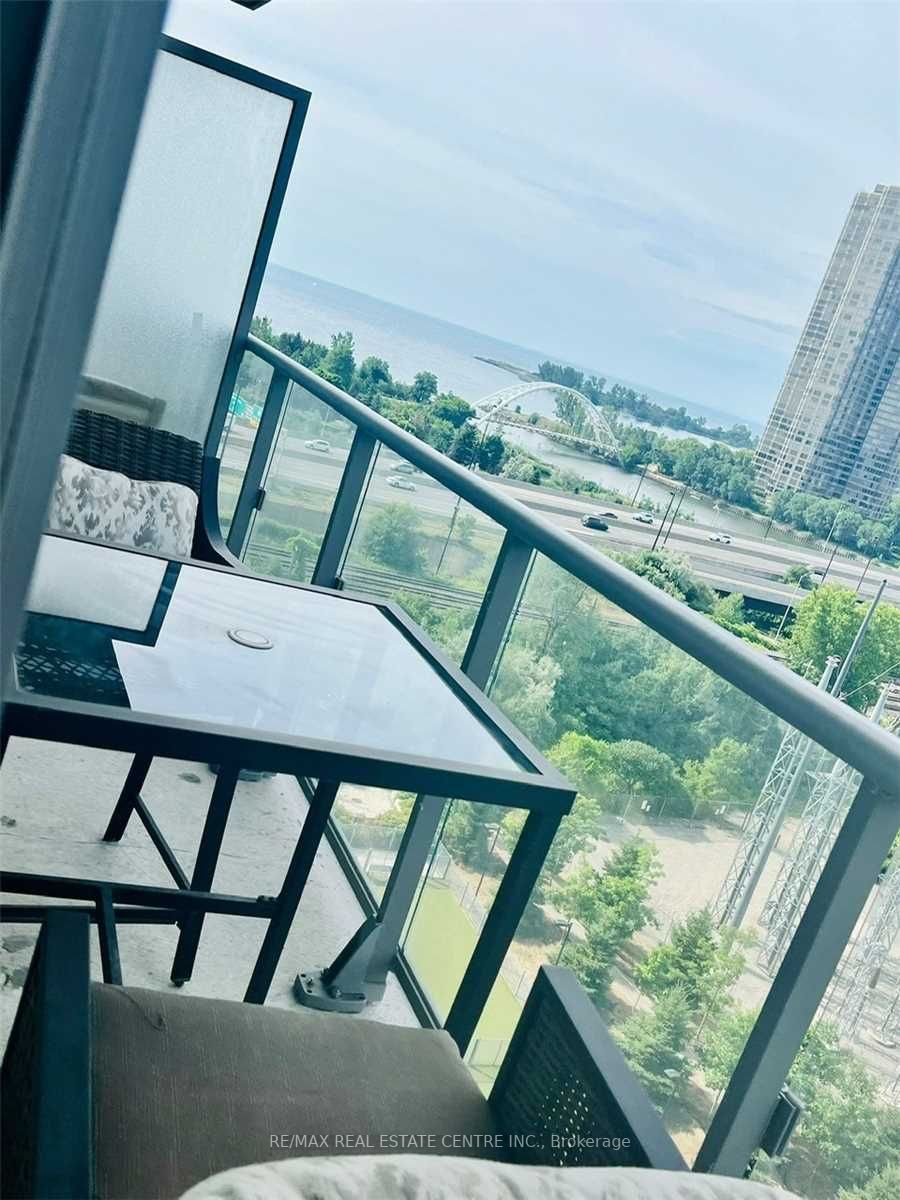105 The Queensway Ave, #1010