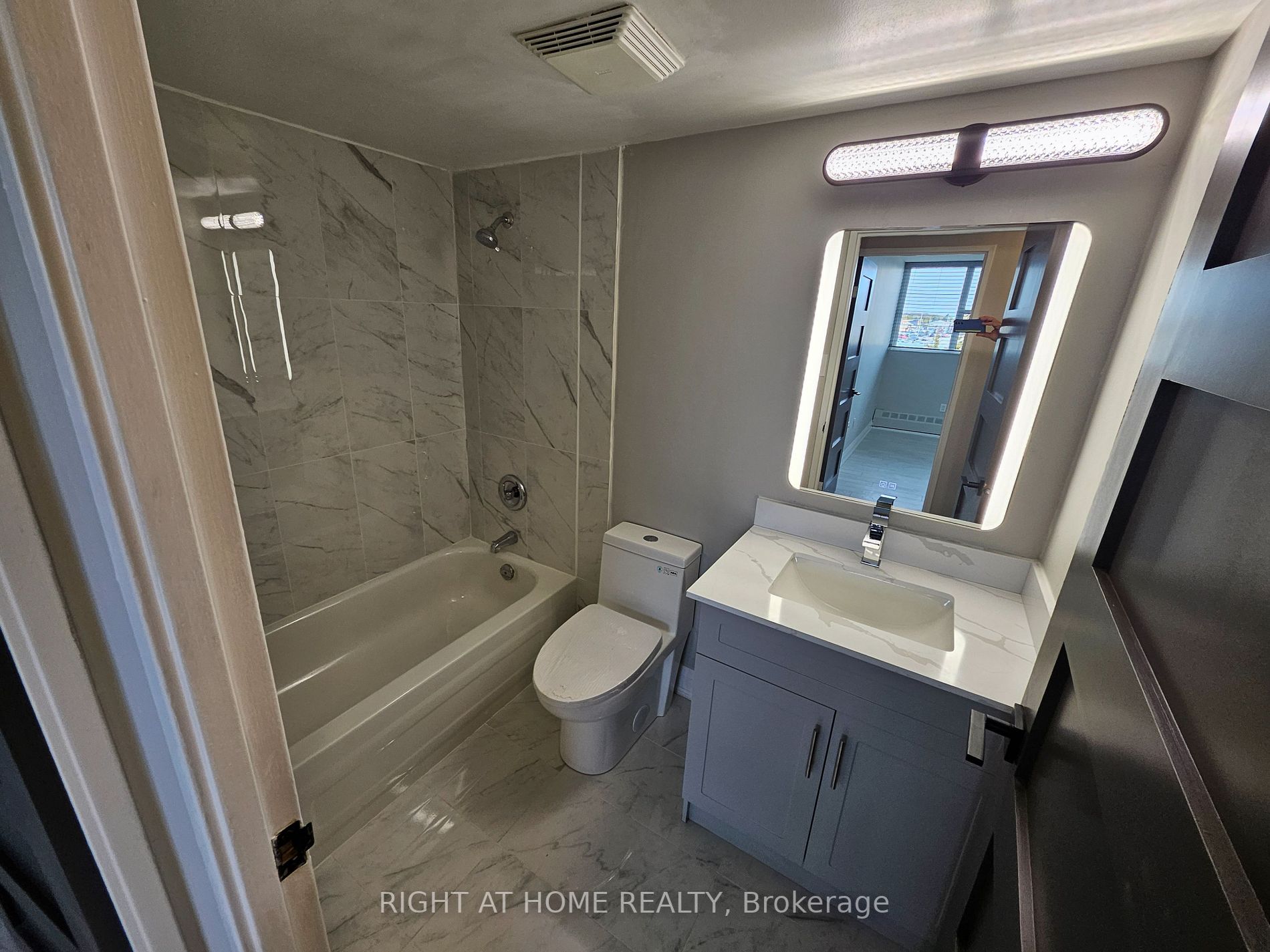 2900 Battleford Rd, #403