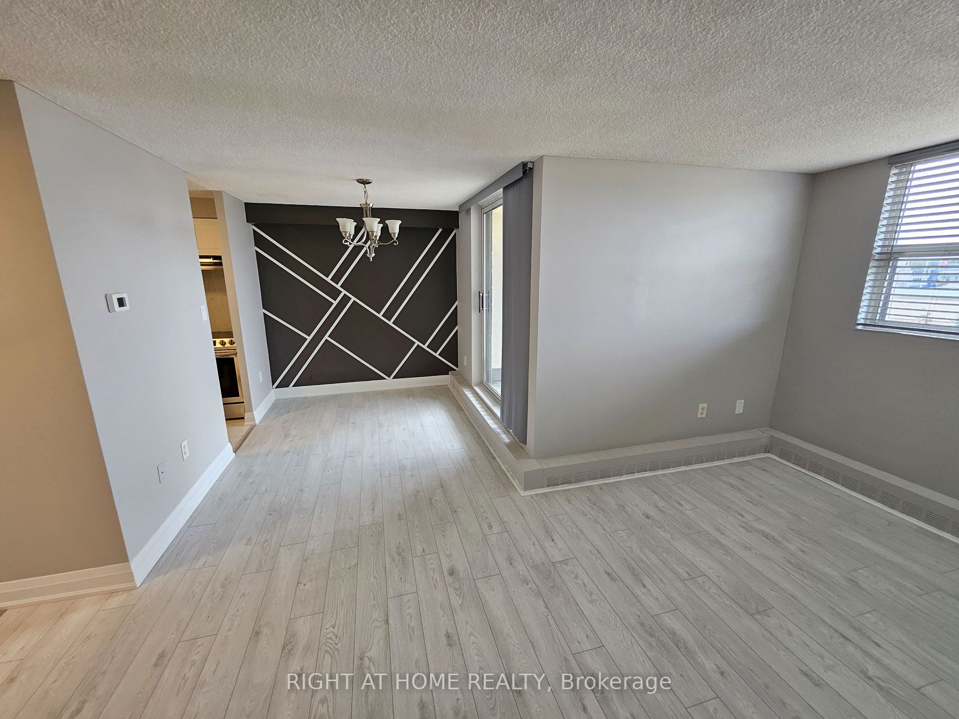 2900 Battleford Rd, #403