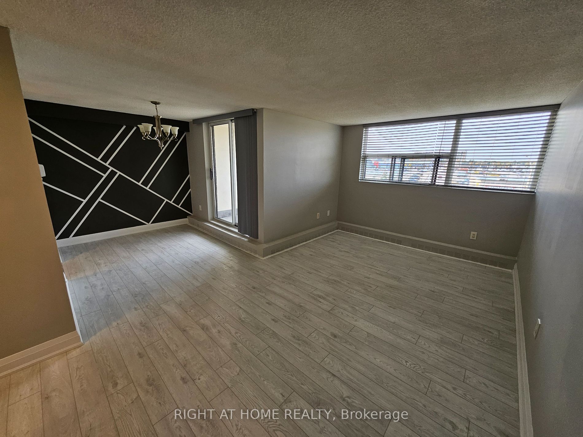 2900 Battleford Rd, #403