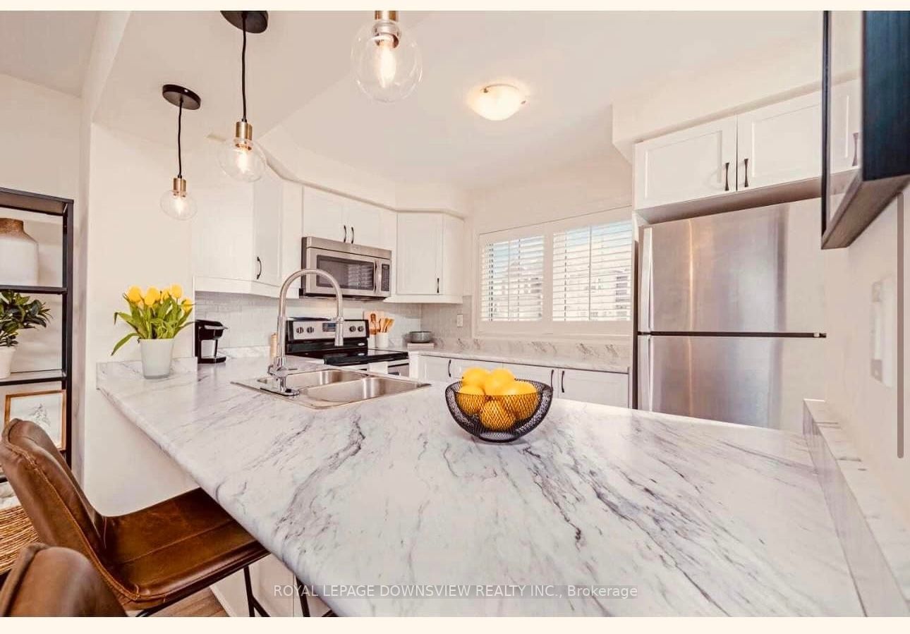 295 Casson Pt