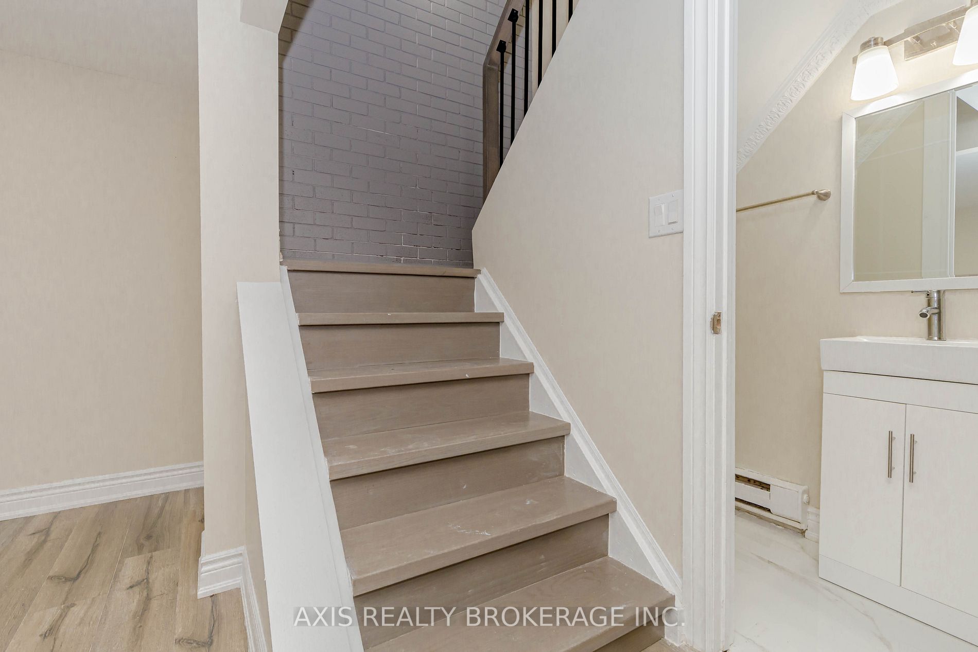 25 Jackman Dr