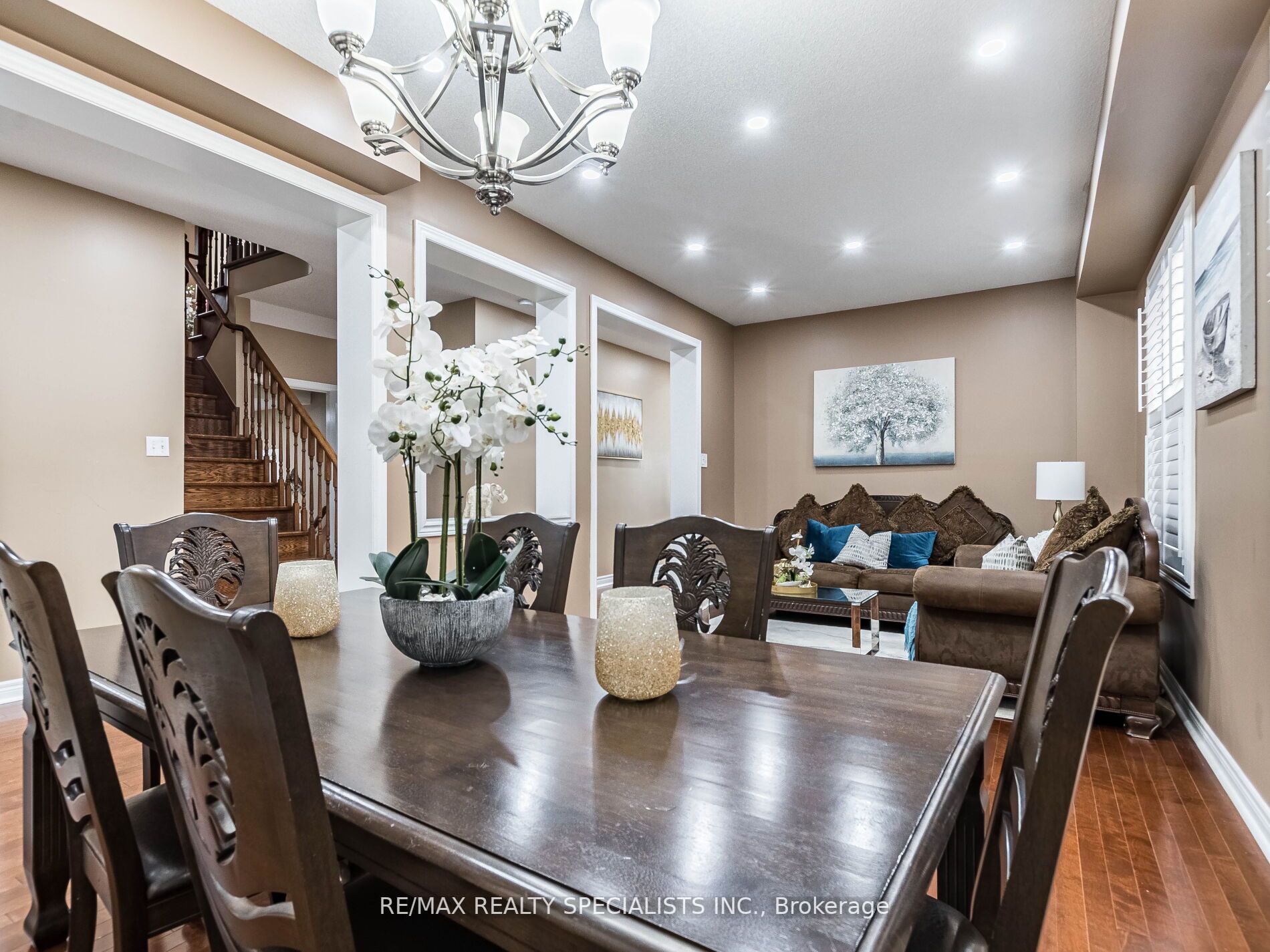 113 Aylesbury Dr