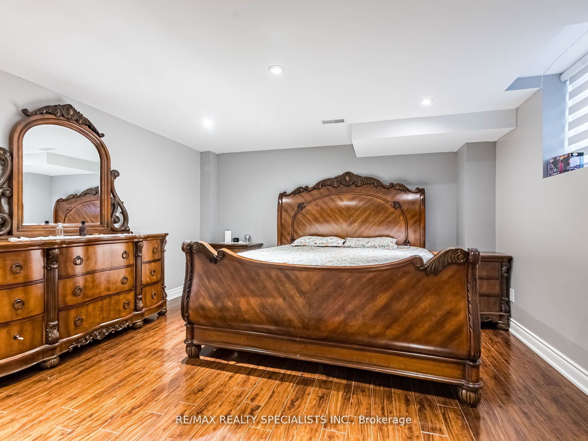 113 Aylesbury Dr