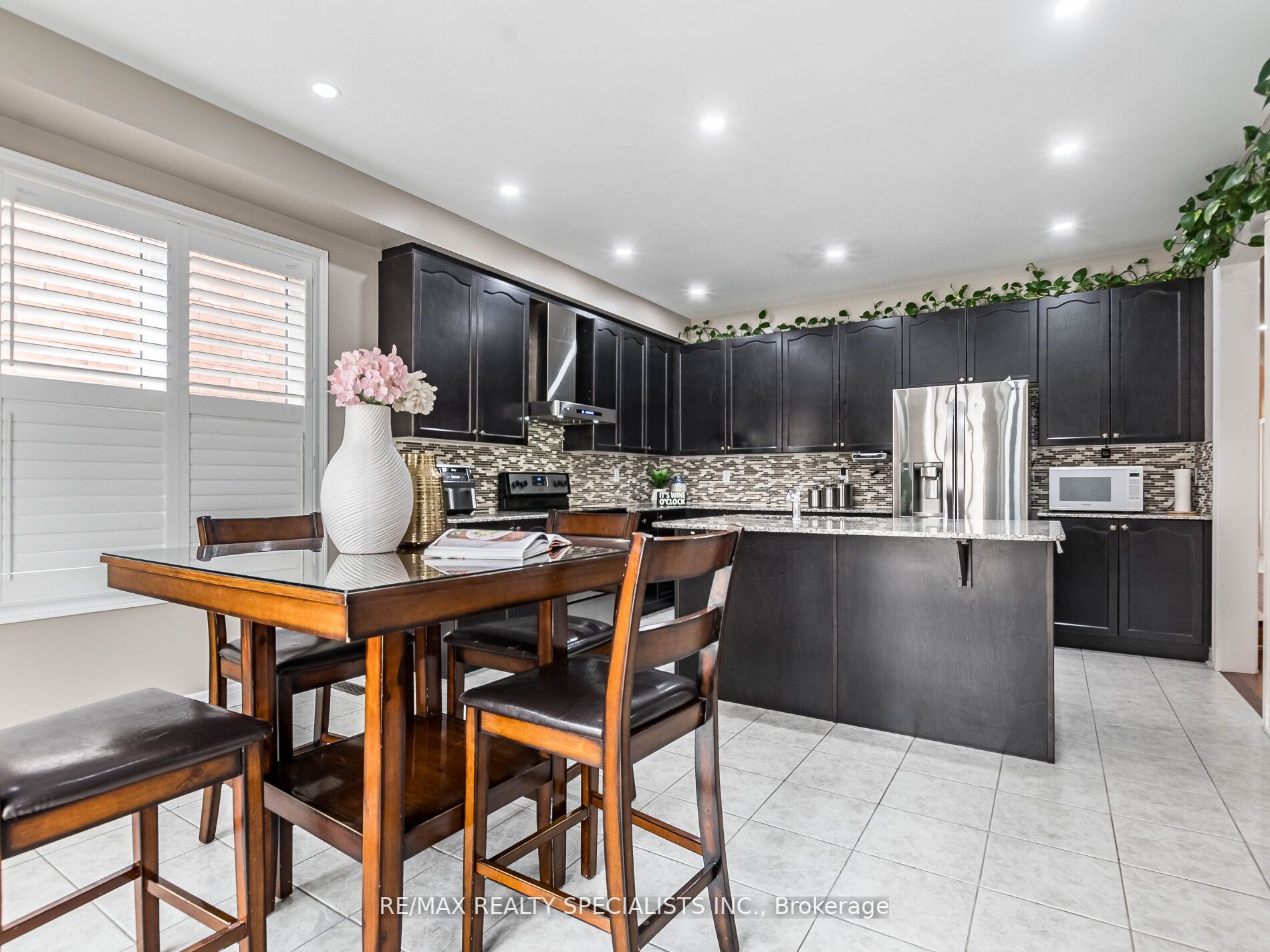 113 Aylesbury Dr