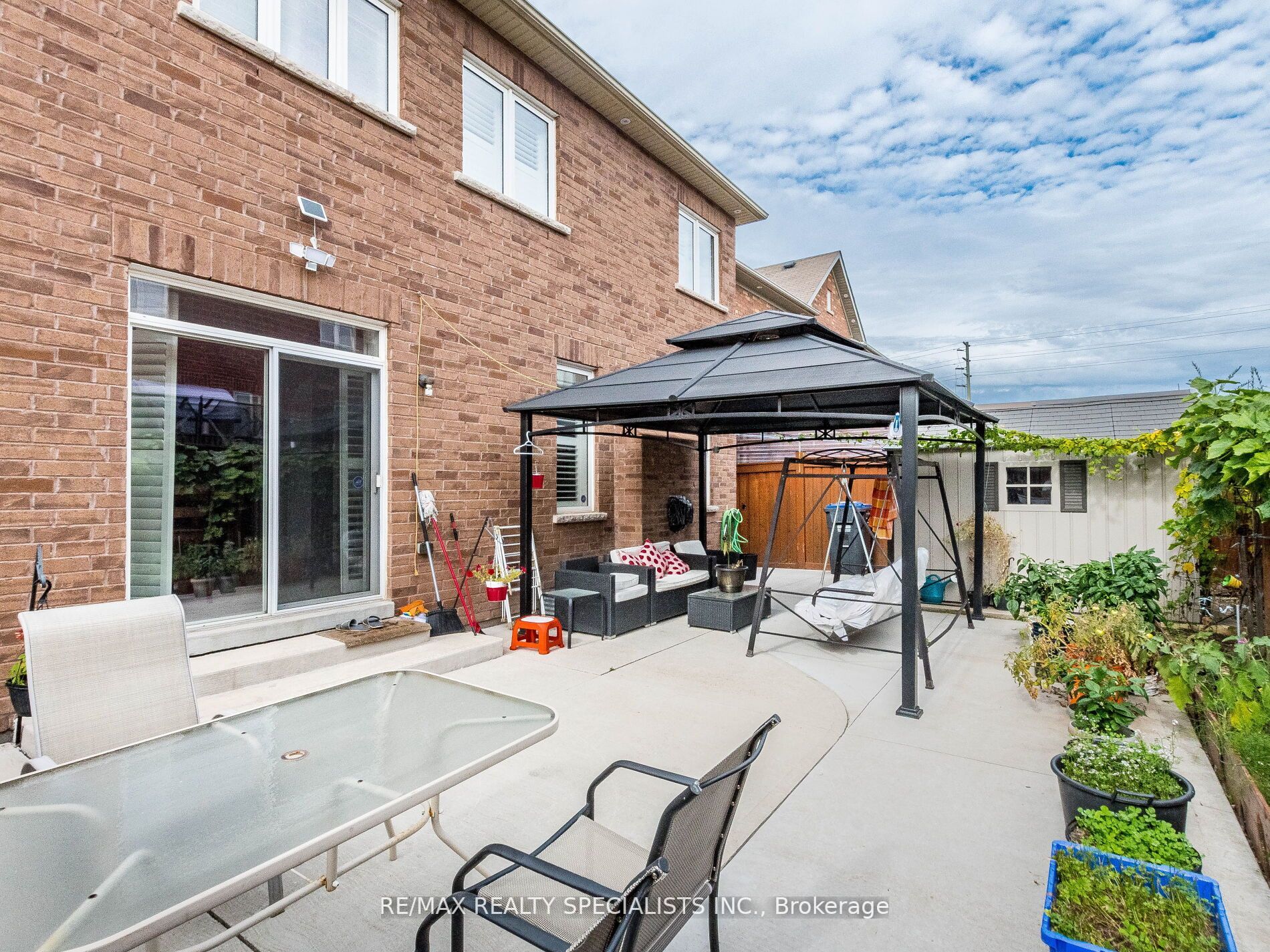 113 Aylesbury Dr