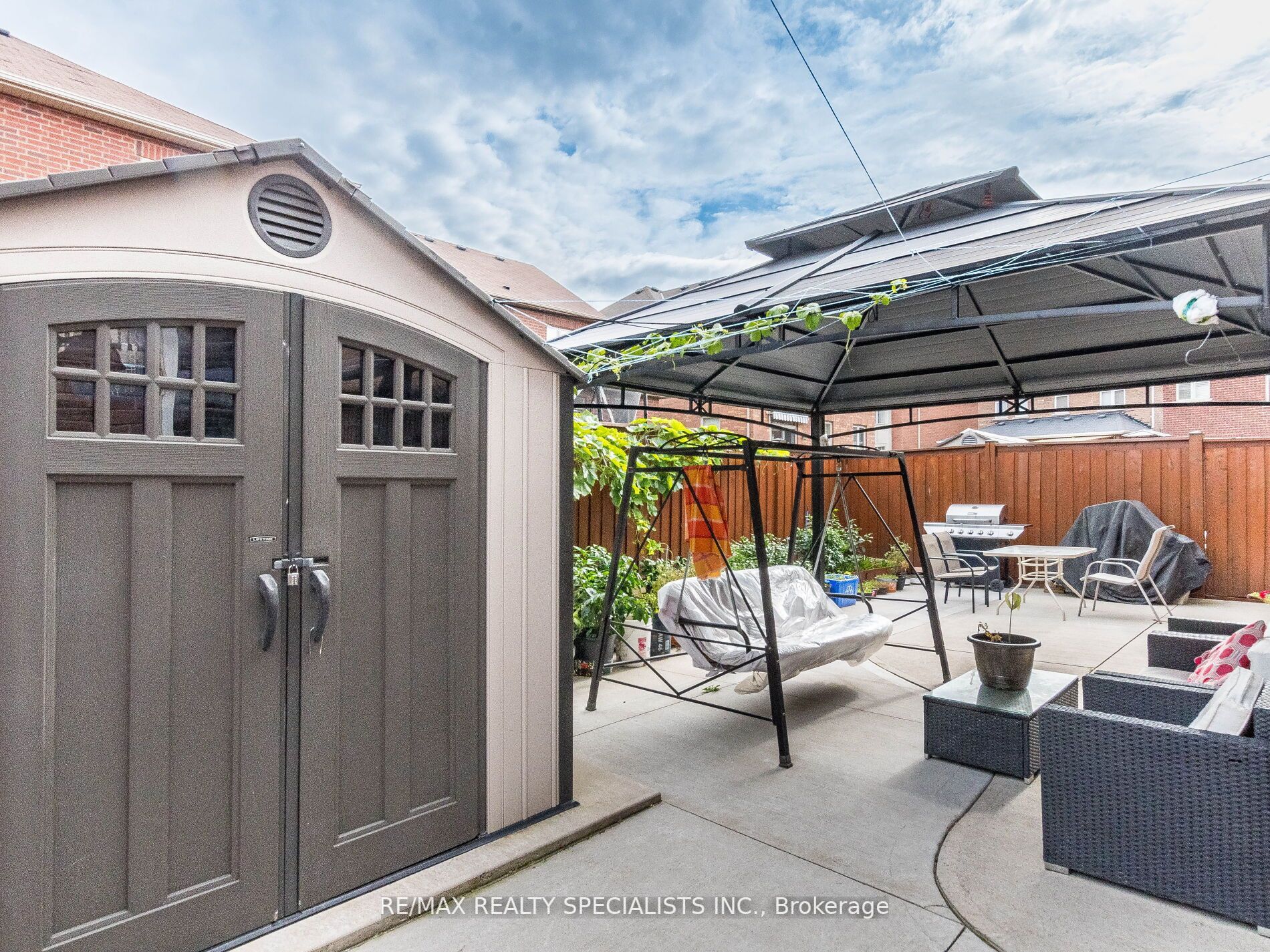 113 Aylesbury Dr