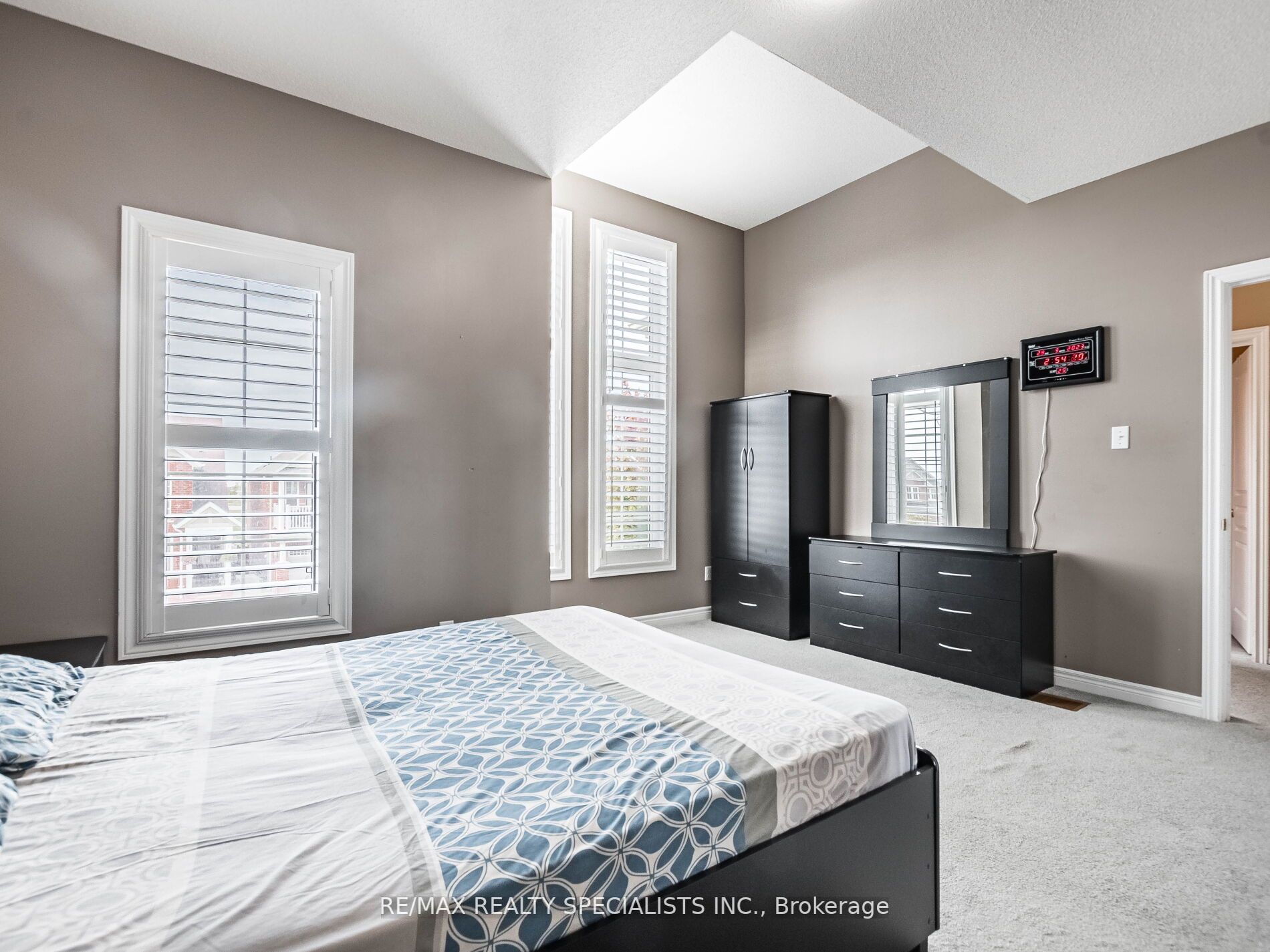 113 Aylesbury Dr