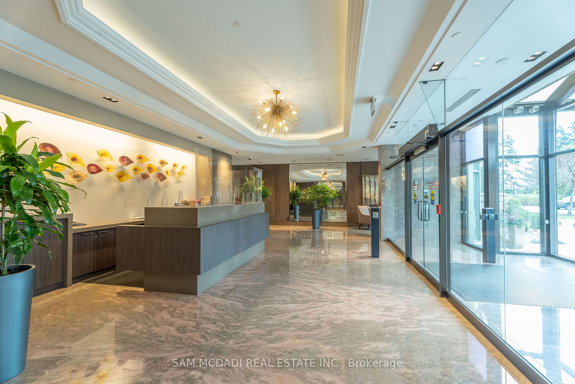 1800 The Collegeway, #811