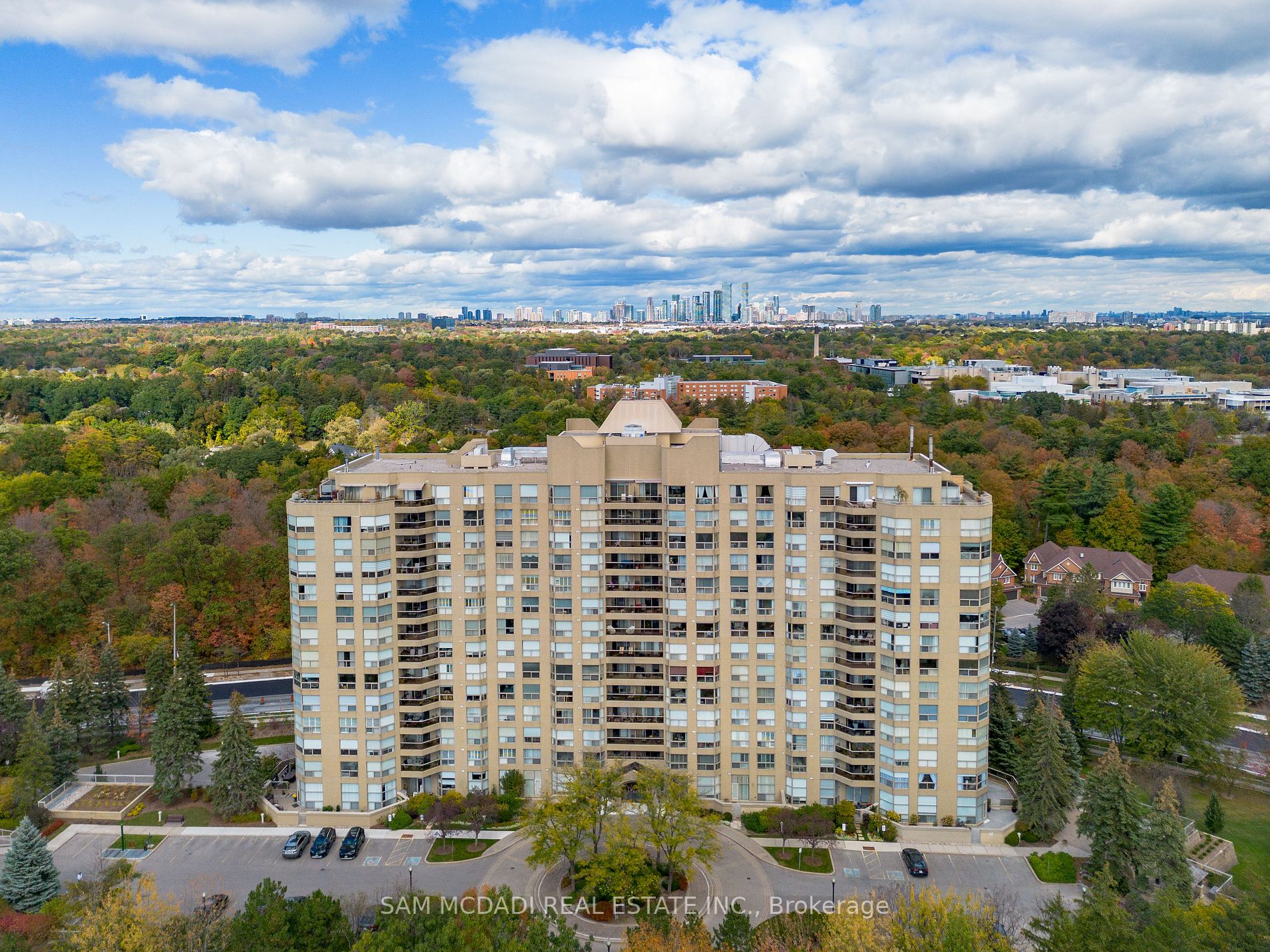 1800 The Collegeway, #811