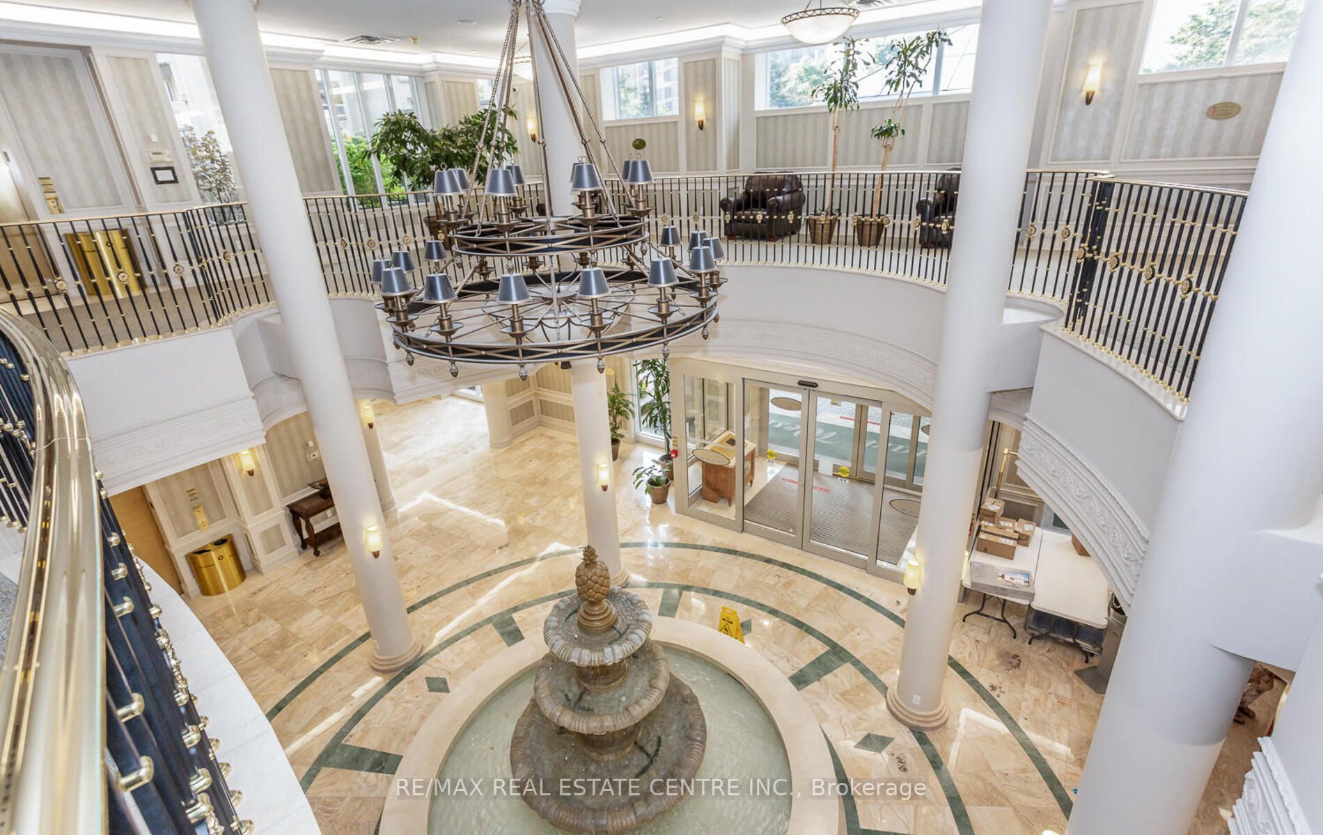 25 Kingsbridge Garden Circ, #2121