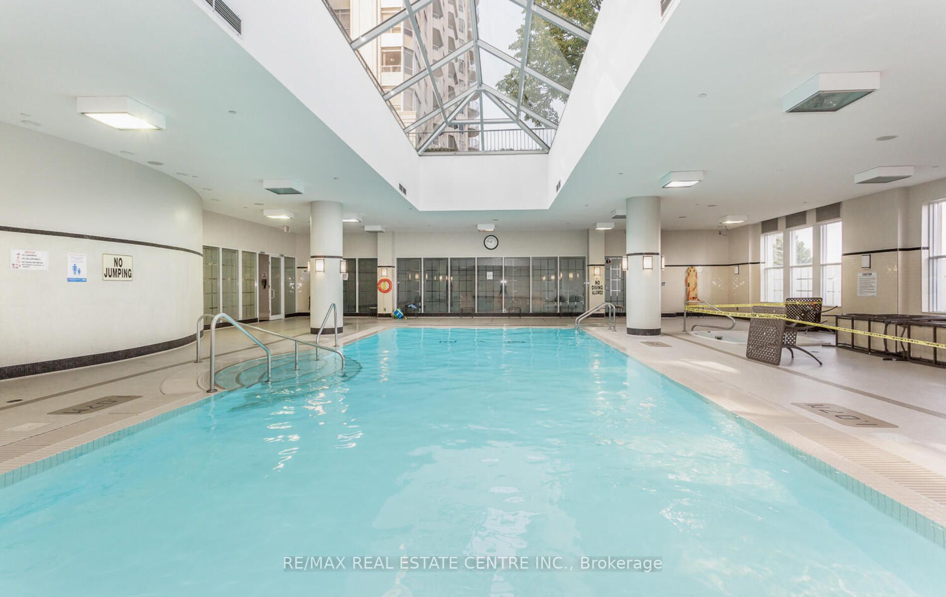 25 Kingsbridge Garden Circ, #2121