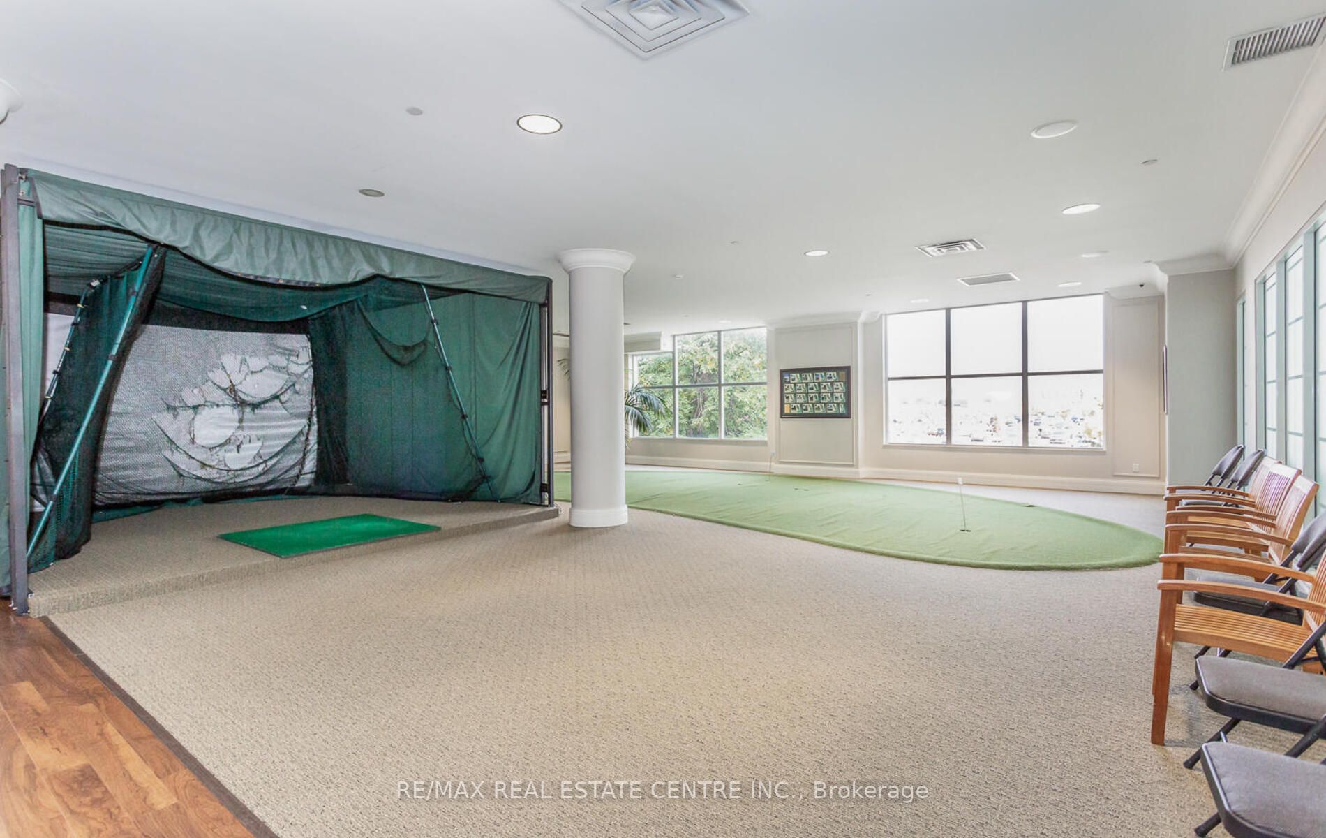 25 Kingsbridge Garden Circ, #2121
