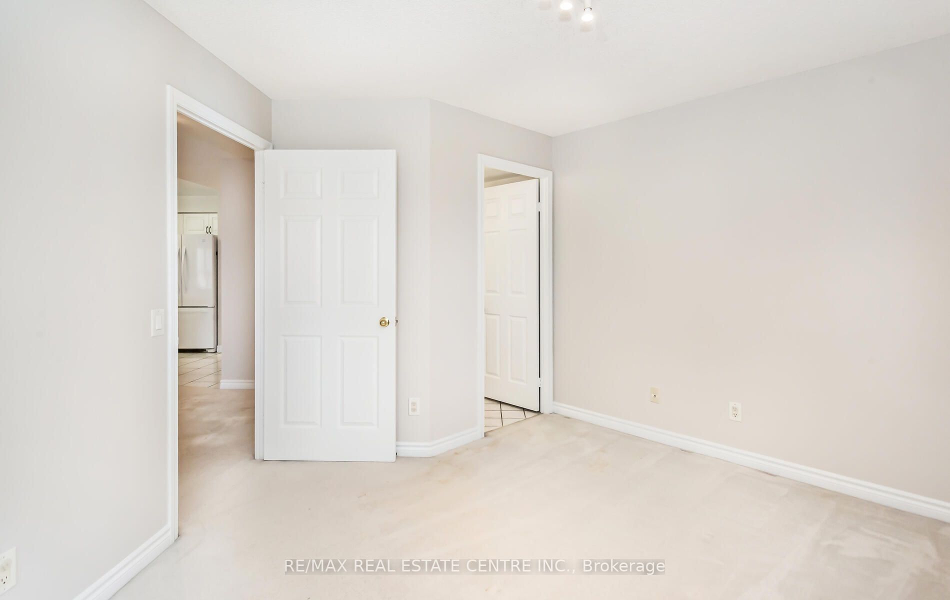 25 Kingsbridge Garden Circ, #2121