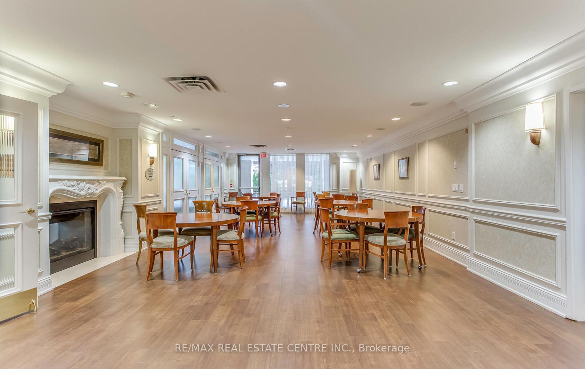 25 Kingsbridge Garden Circ, #2121