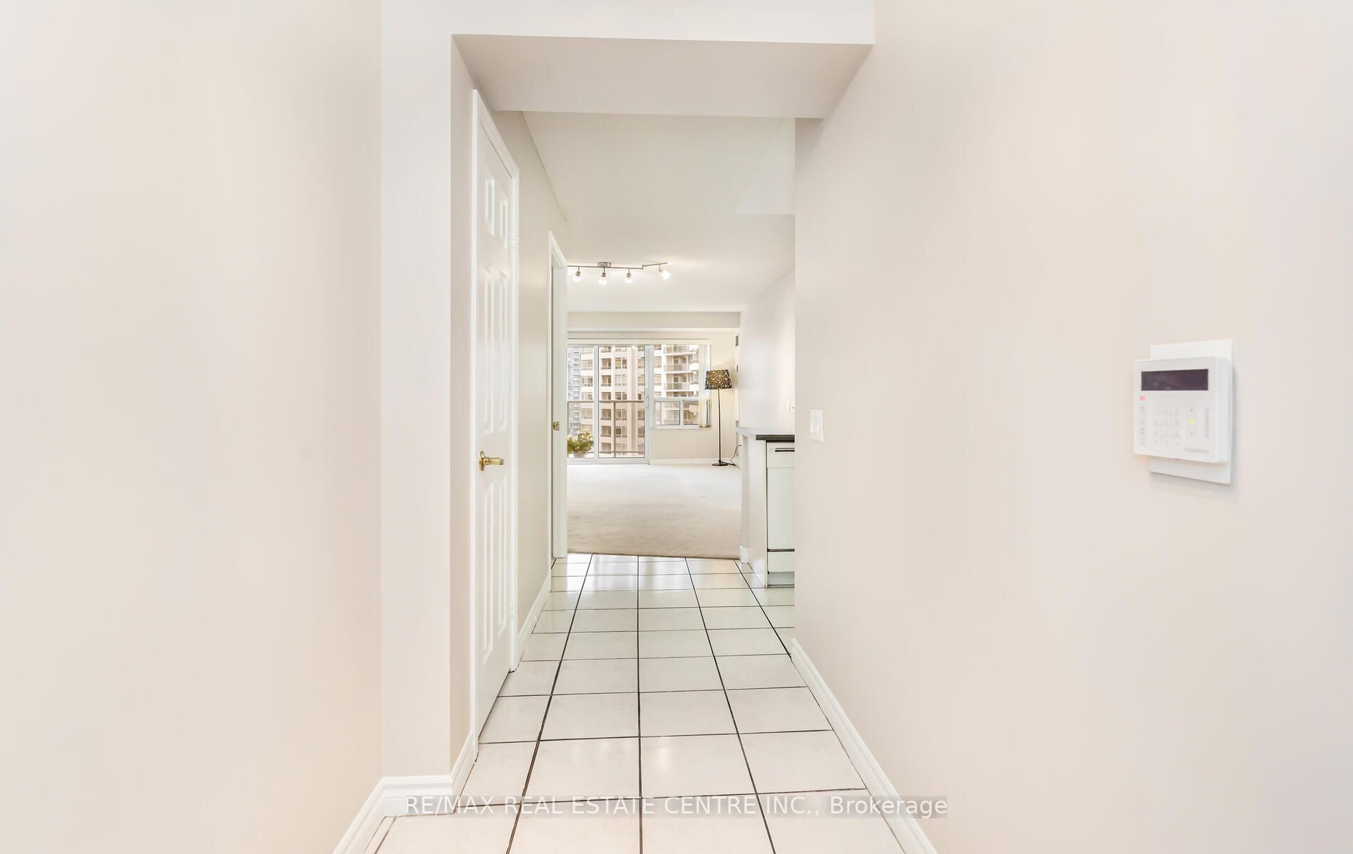 25 Kingsbridge Garden Circ, #2121