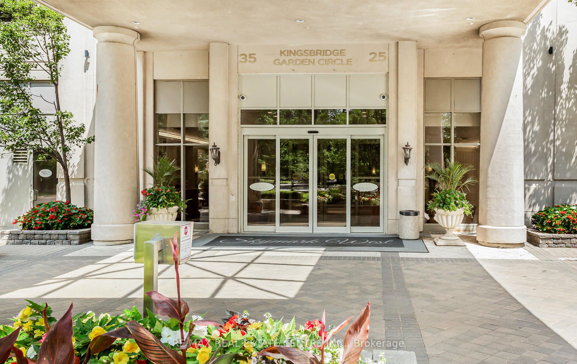 25 Kingsbridge Garden Circ, #2121