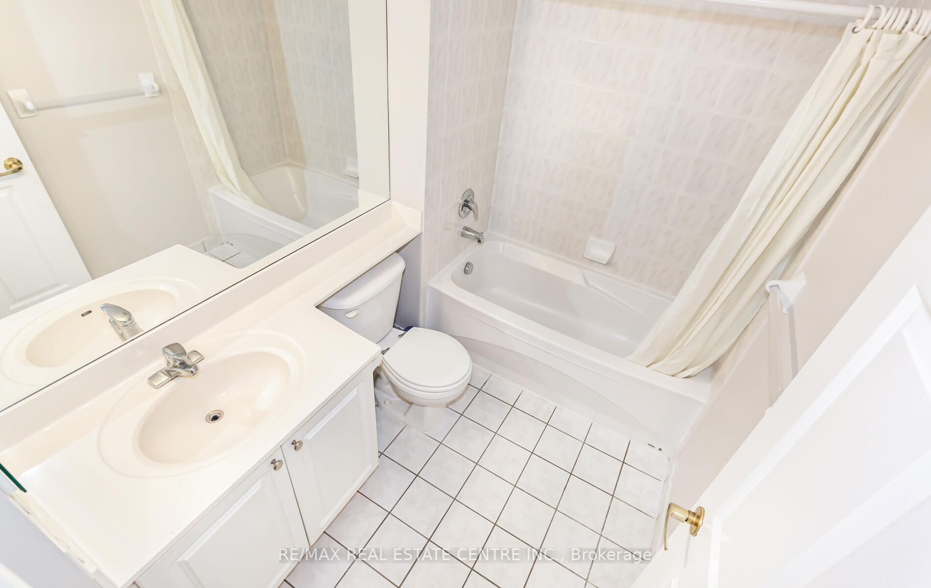 25 Kingsbridge Garden Circ, #2121