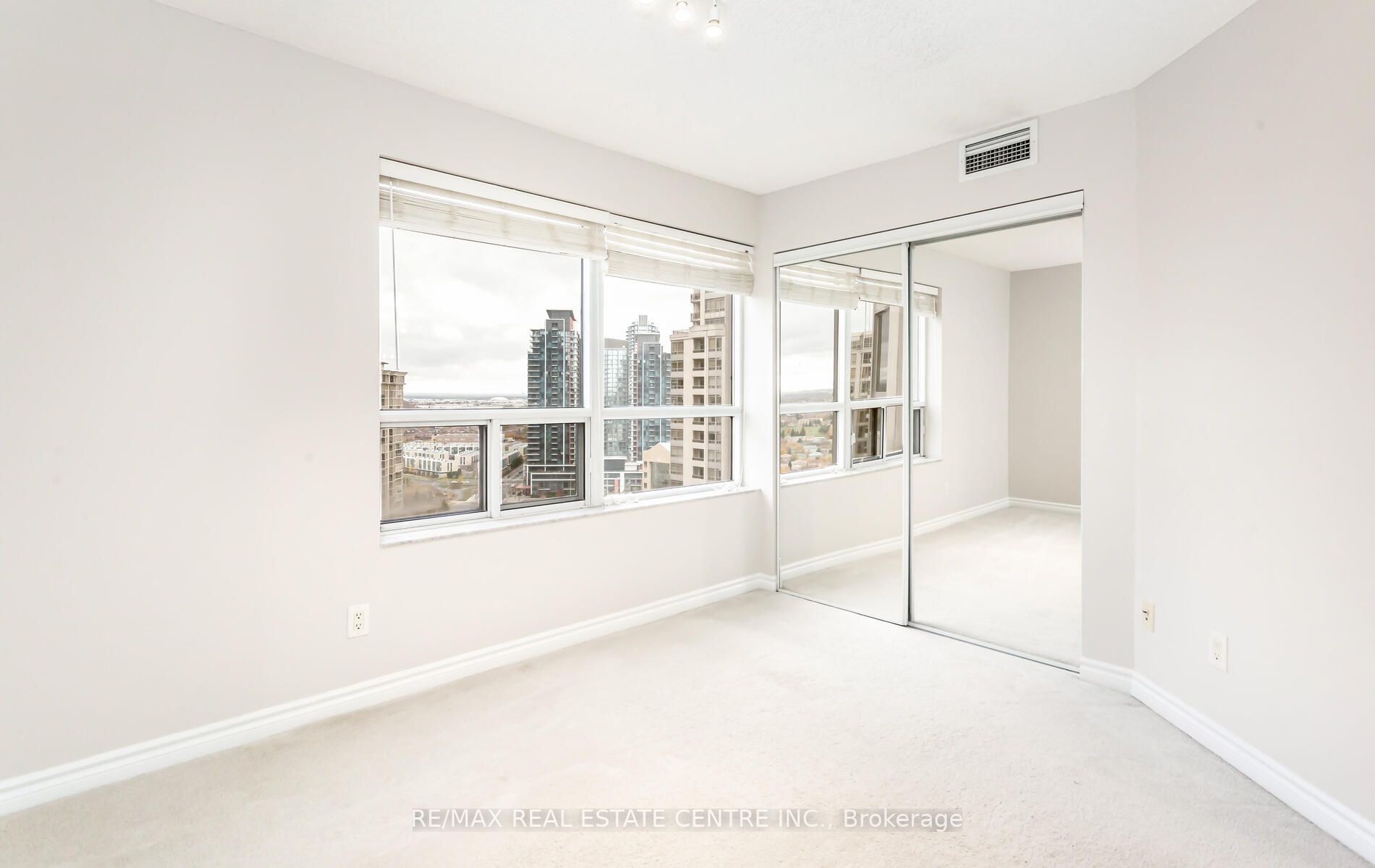 25 Kingsbridge Garden Circ, #2121