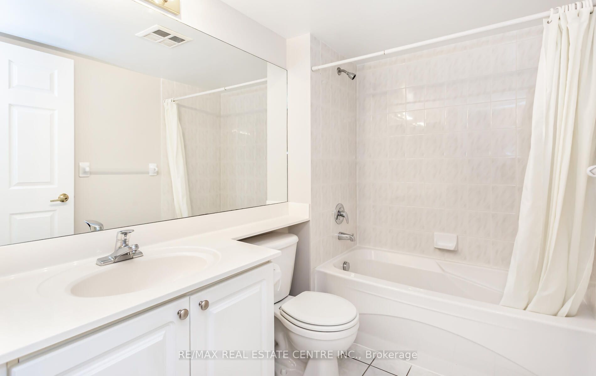 25 Kingsbridge Garden Circ, #2121