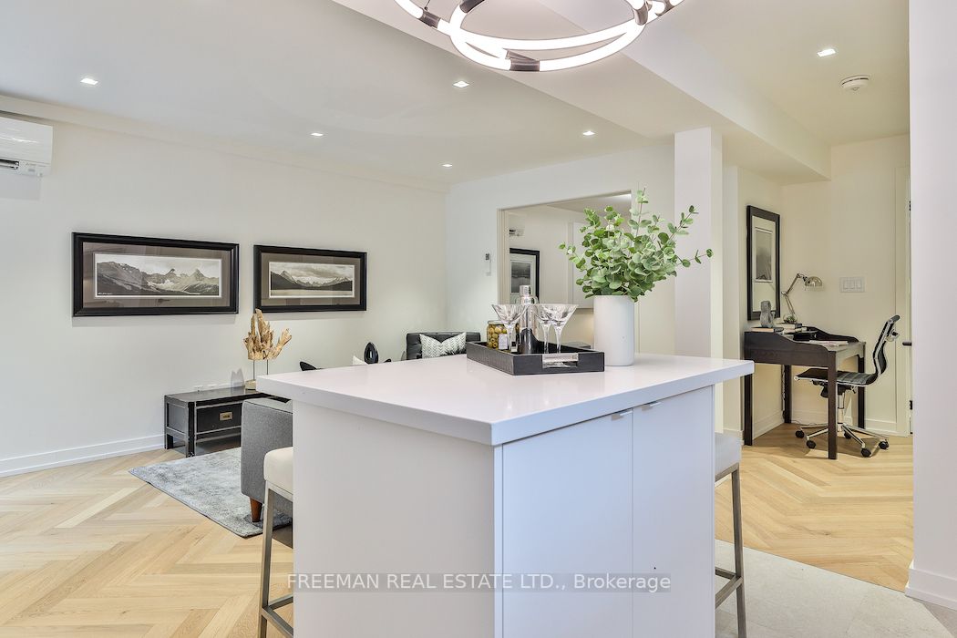 262 Roncesvalles Ave, #Lower