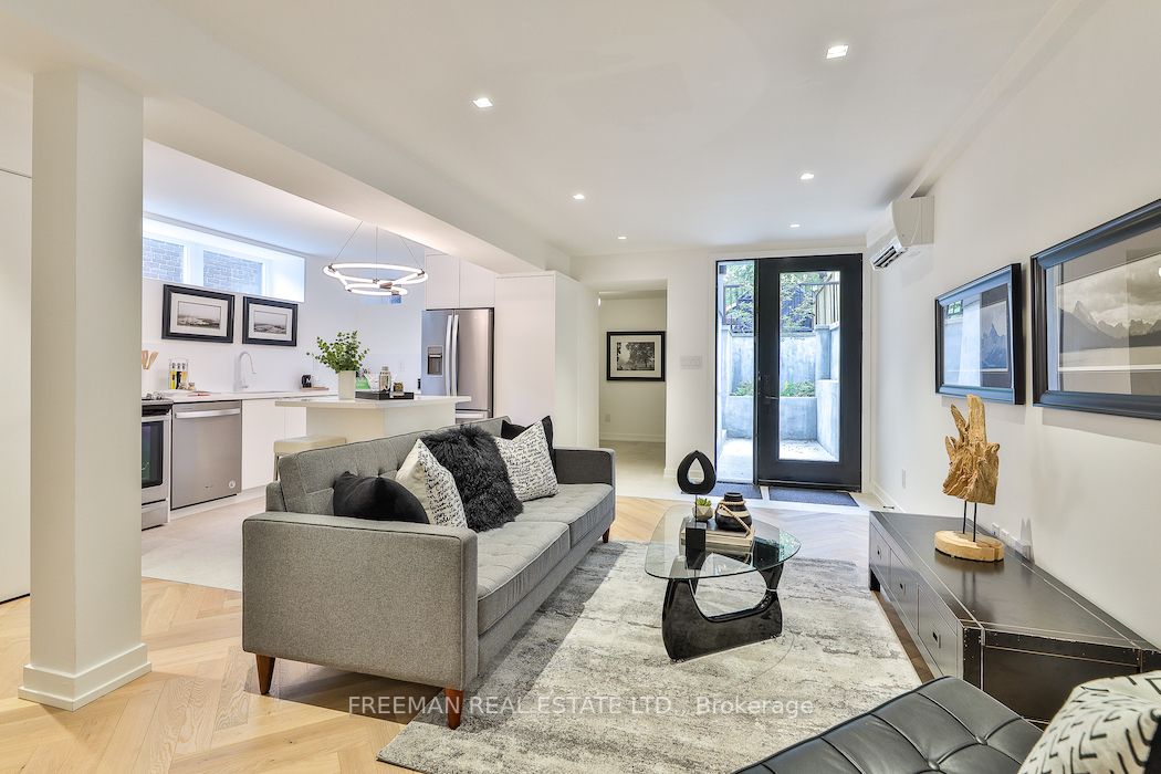 262 Roncesvalles Ave, #Lower