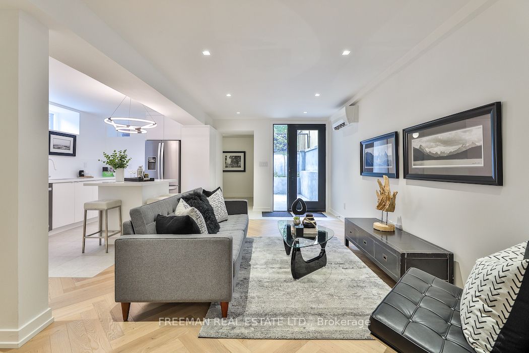 262 Roncesvalles Ave, #Lower