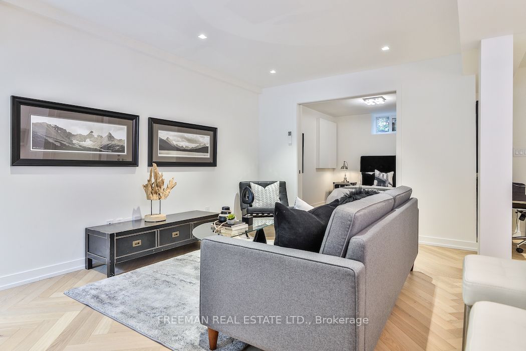 262 Roncesvalles Ave, #Lower