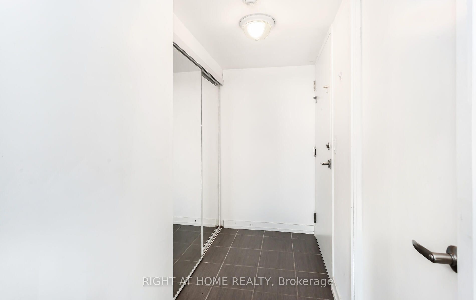 812 Lansdowne Ave, #1115