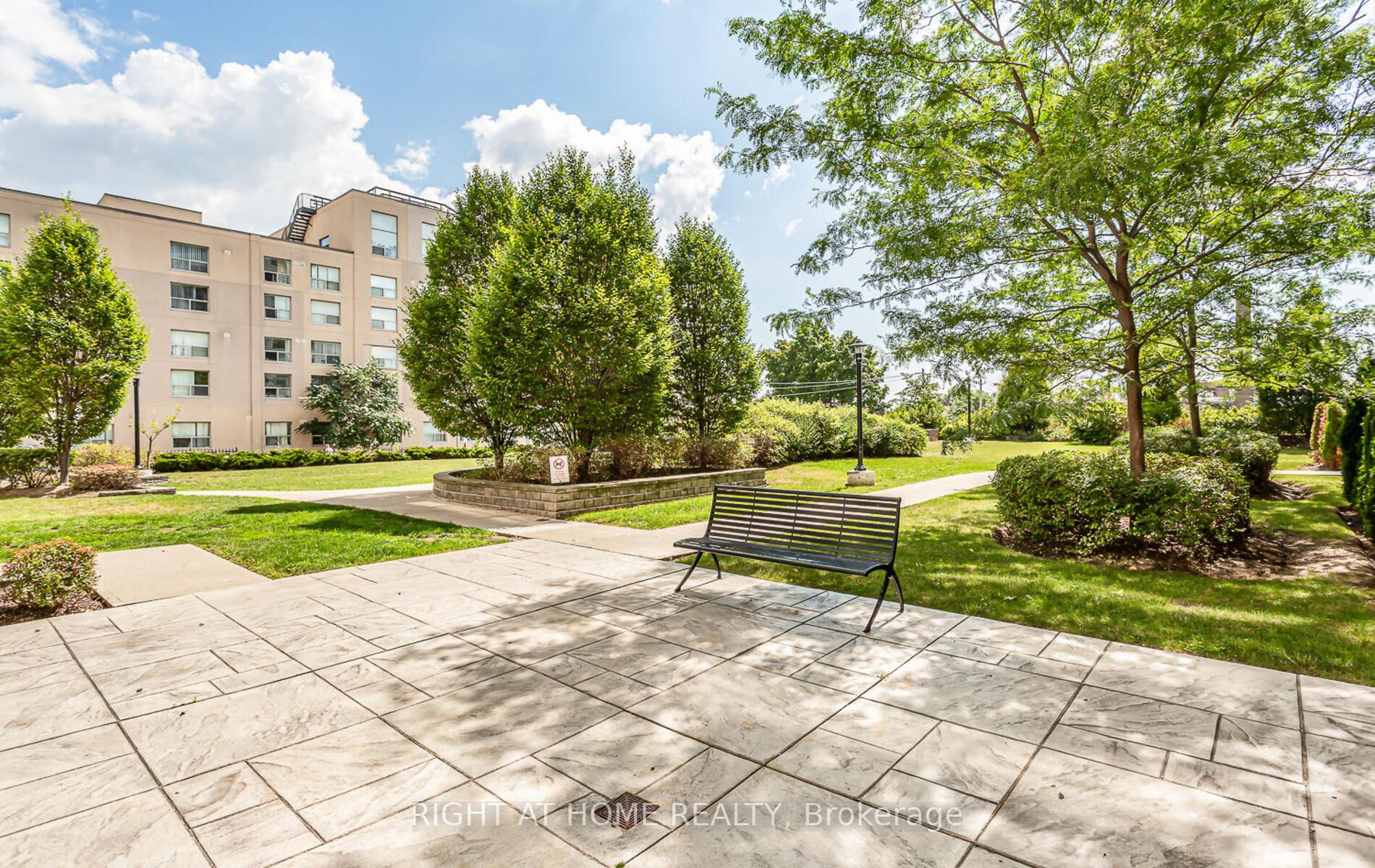 812 Lansdowne Ave, #1115