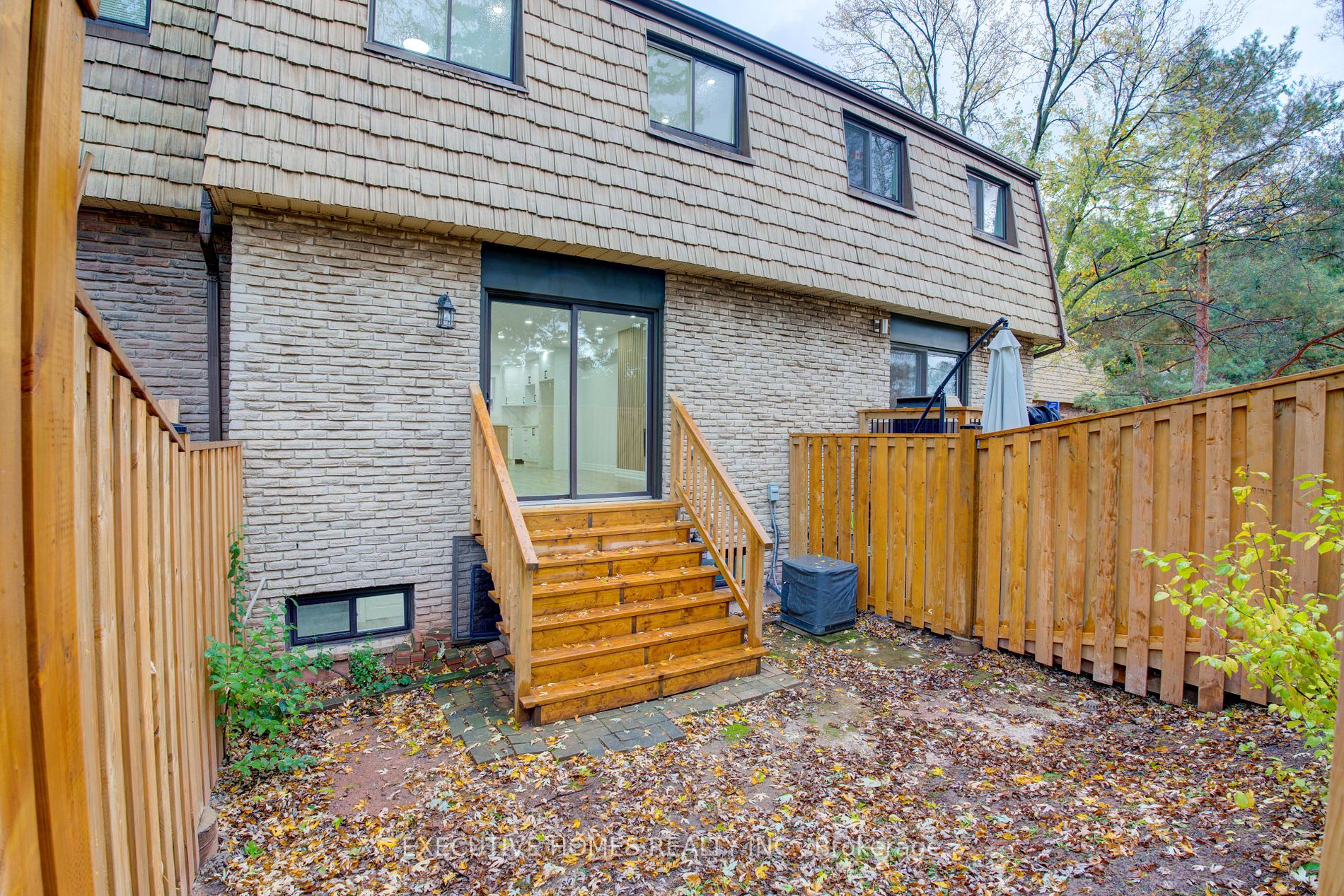 1532 Sixth Line, #13