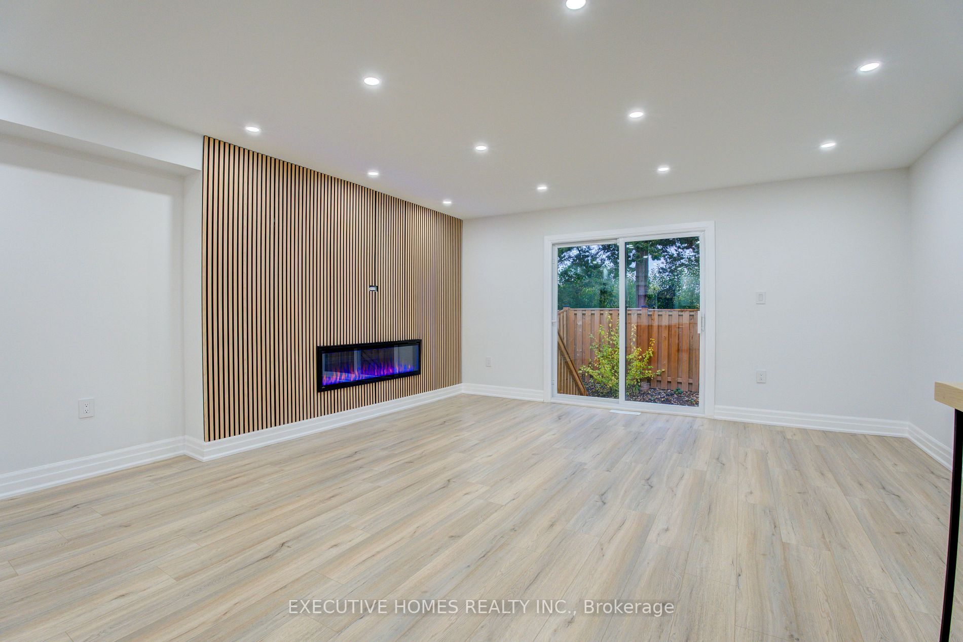 1532 Sixth Line, #13