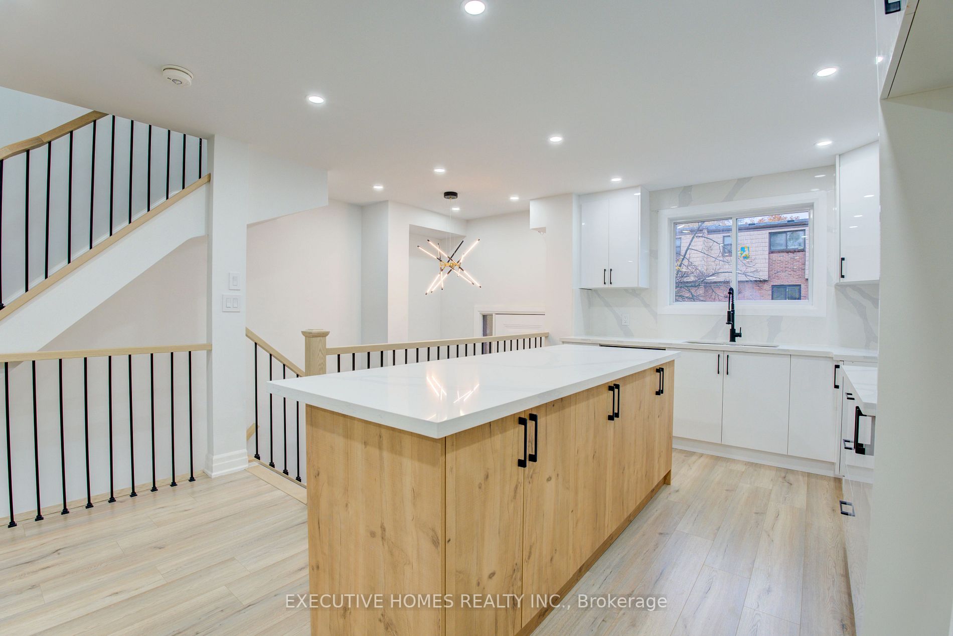 1532 Sixth Line, #13