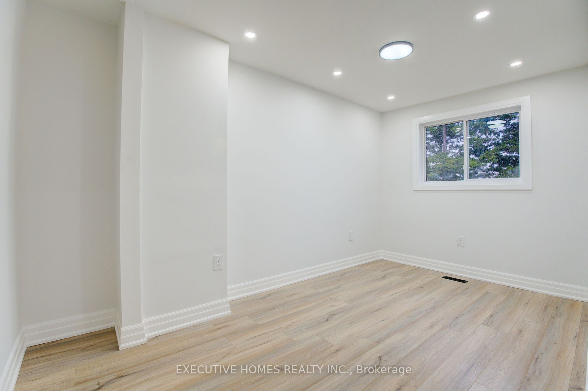 1532 Sixth Line, #13