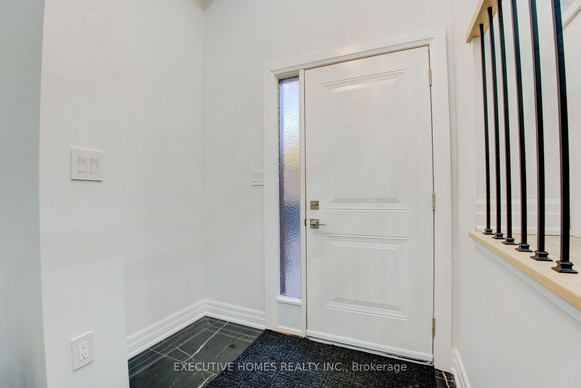 1532 Sixth Line, #13