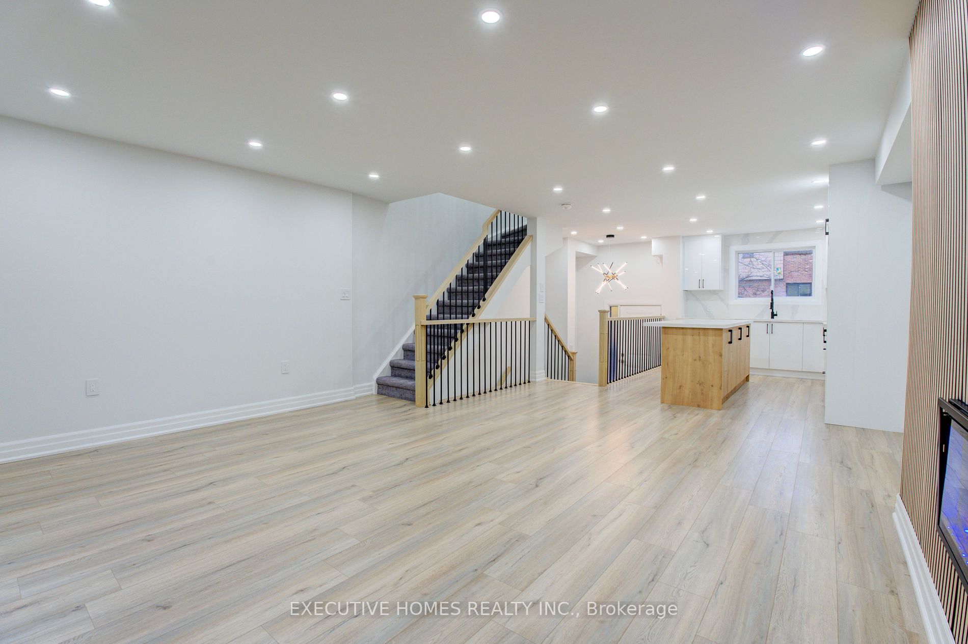 1532 Sixth Line, #13