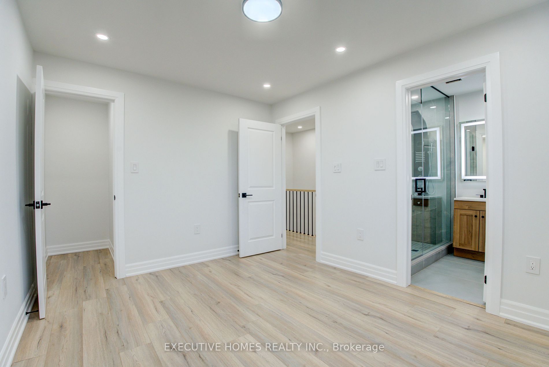 1532 Sixth Line, #13