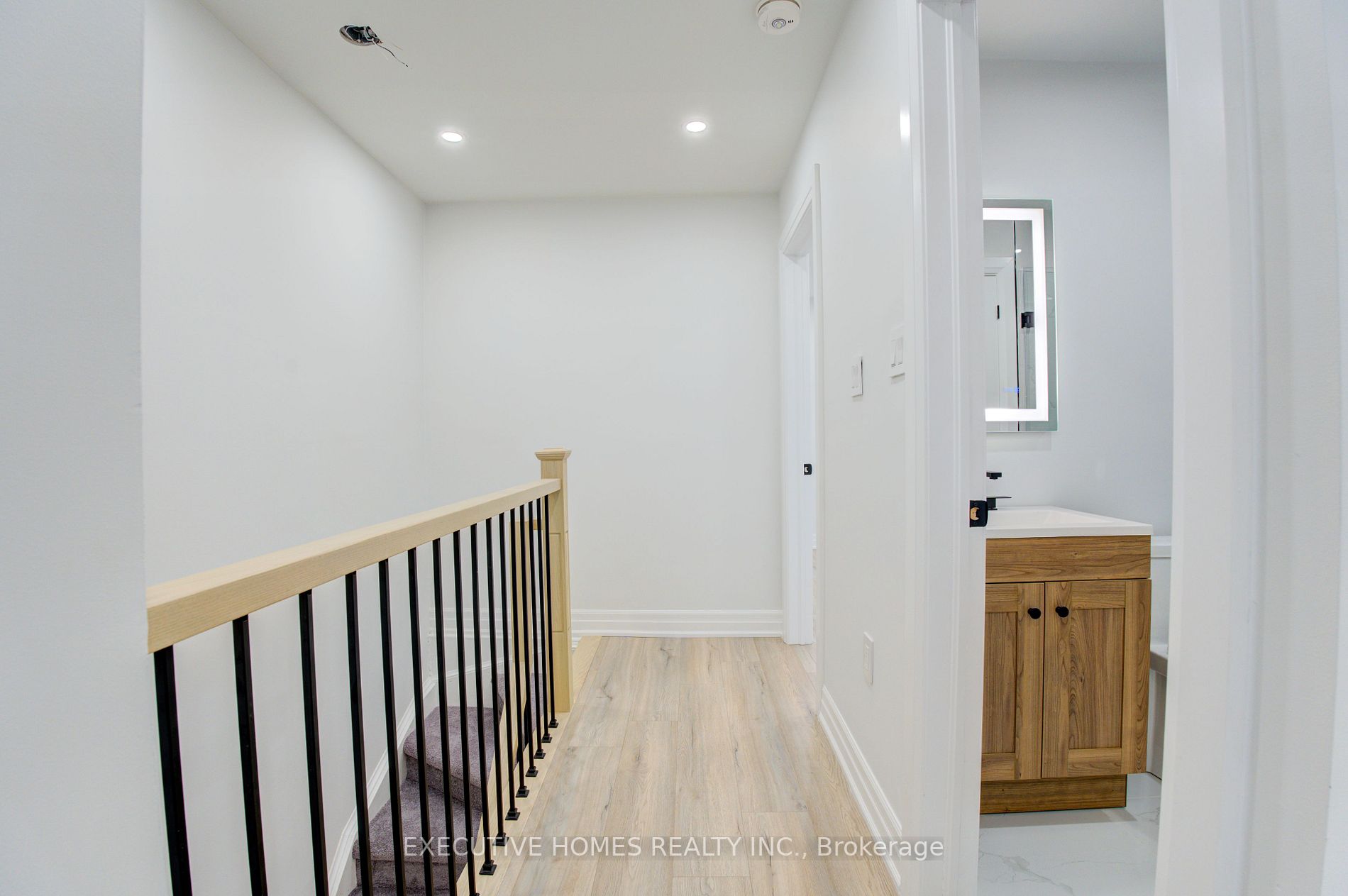 1532 Sixth Line, #13