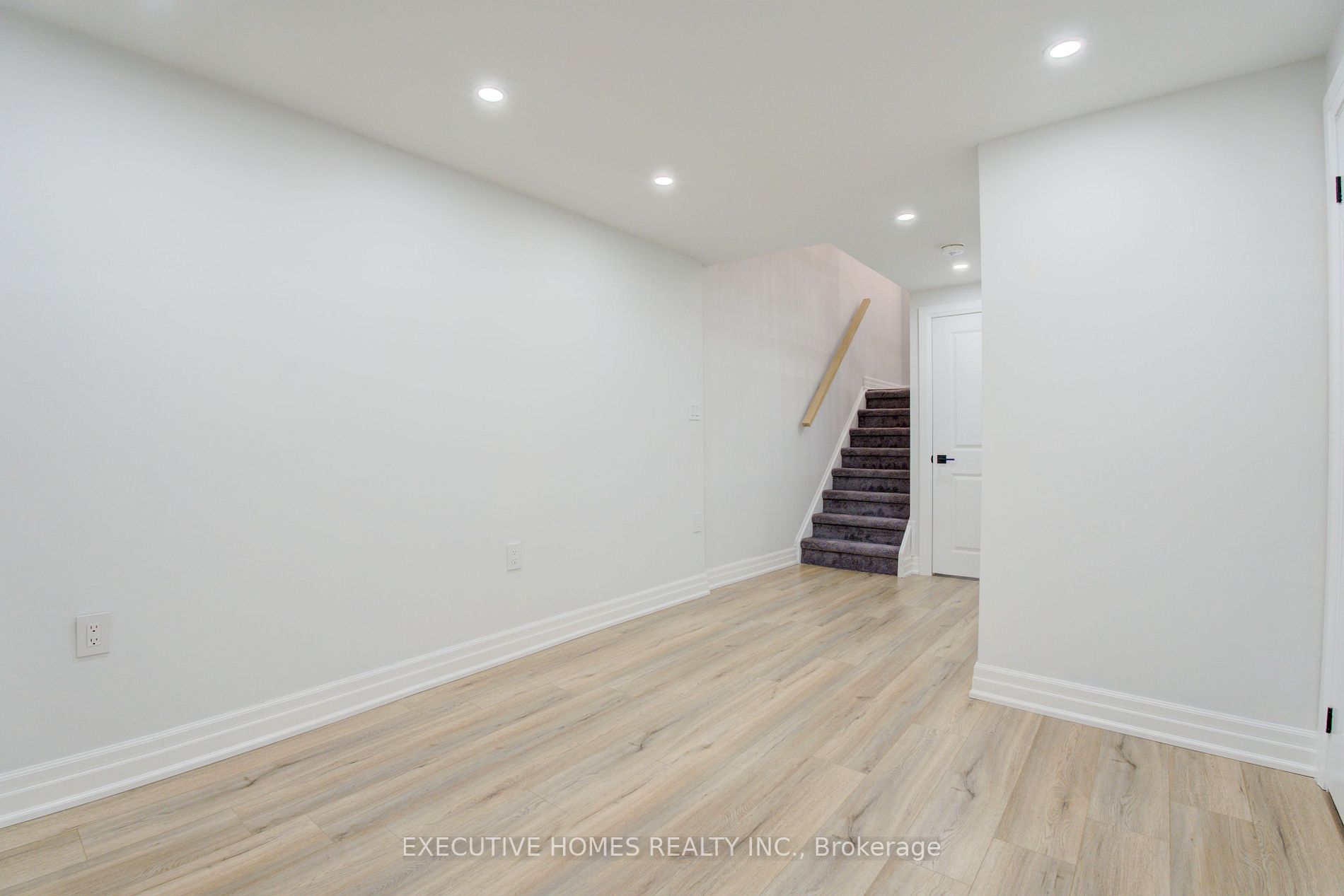 1532 Sixth Line, #13