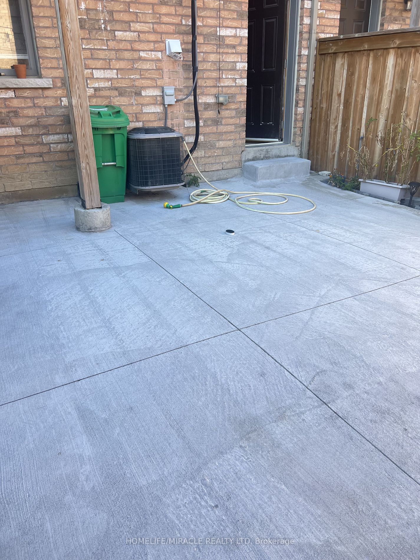 31 Agava St