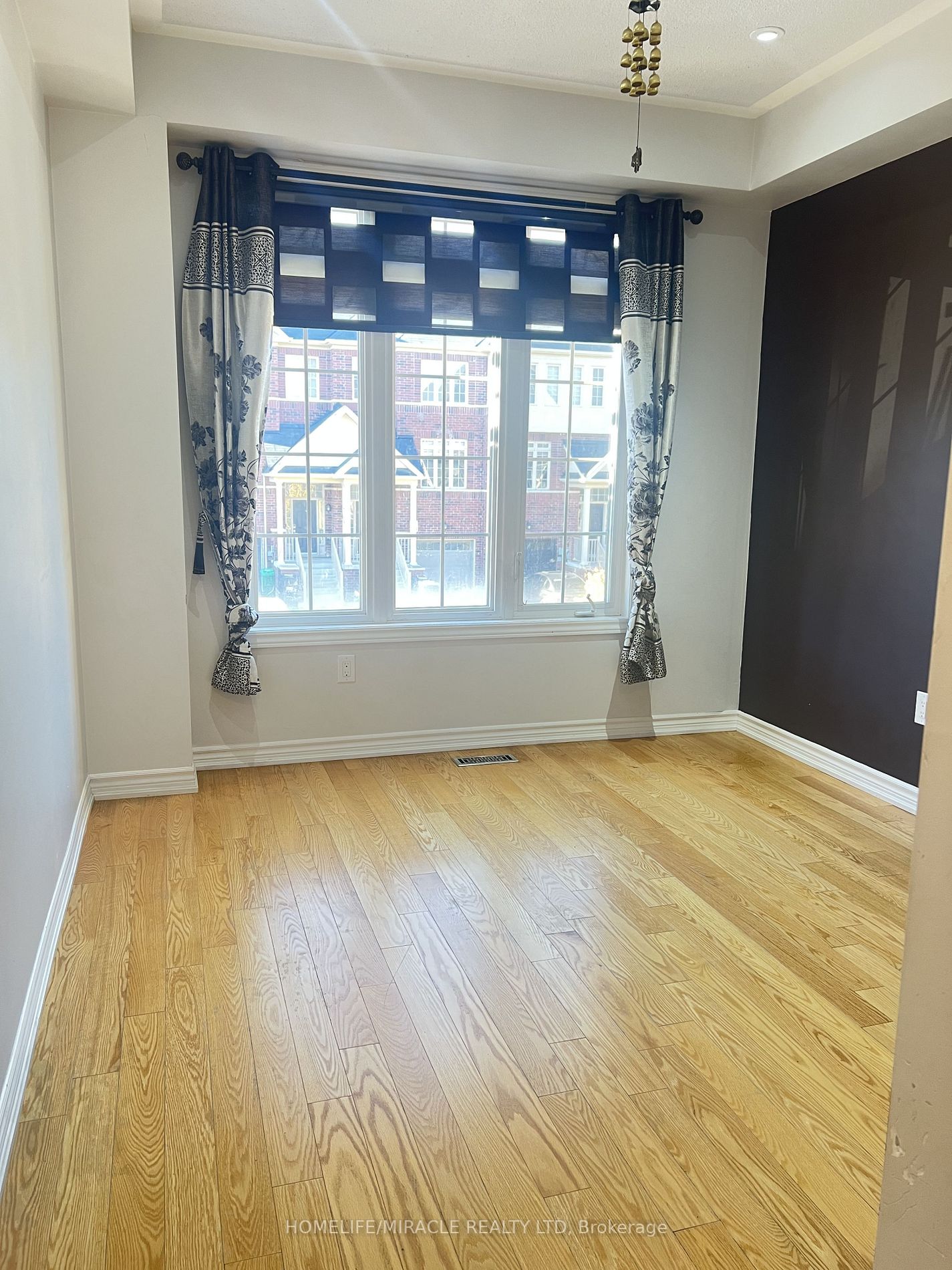 31 Agava St