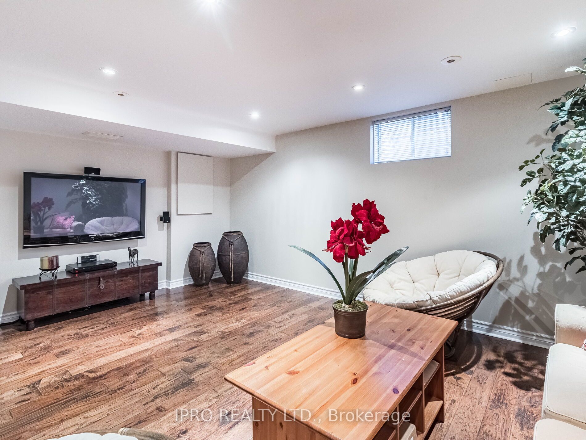 1179 Lower Village Cres, #13