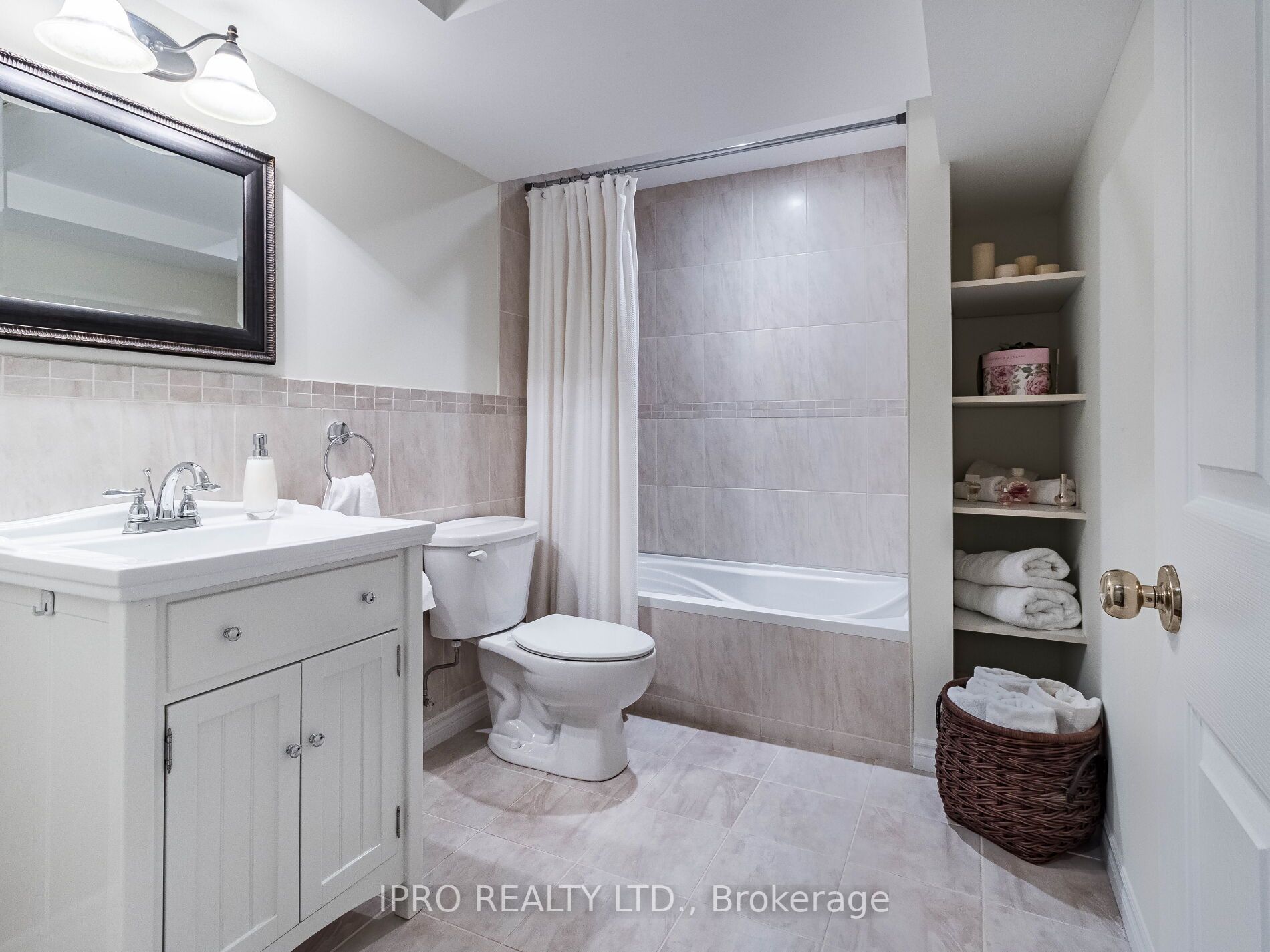 1179 Lower Village Cres, #13
