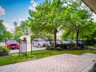 20 Cherrytree Dr, #106