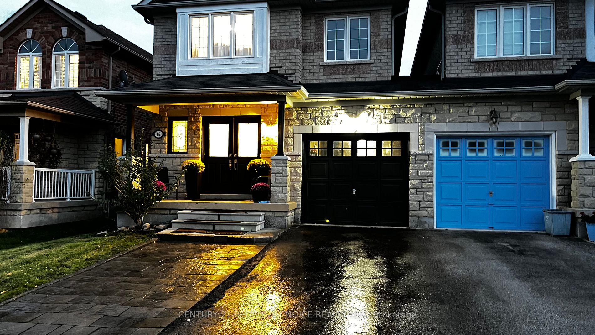 87 Mowat Cres