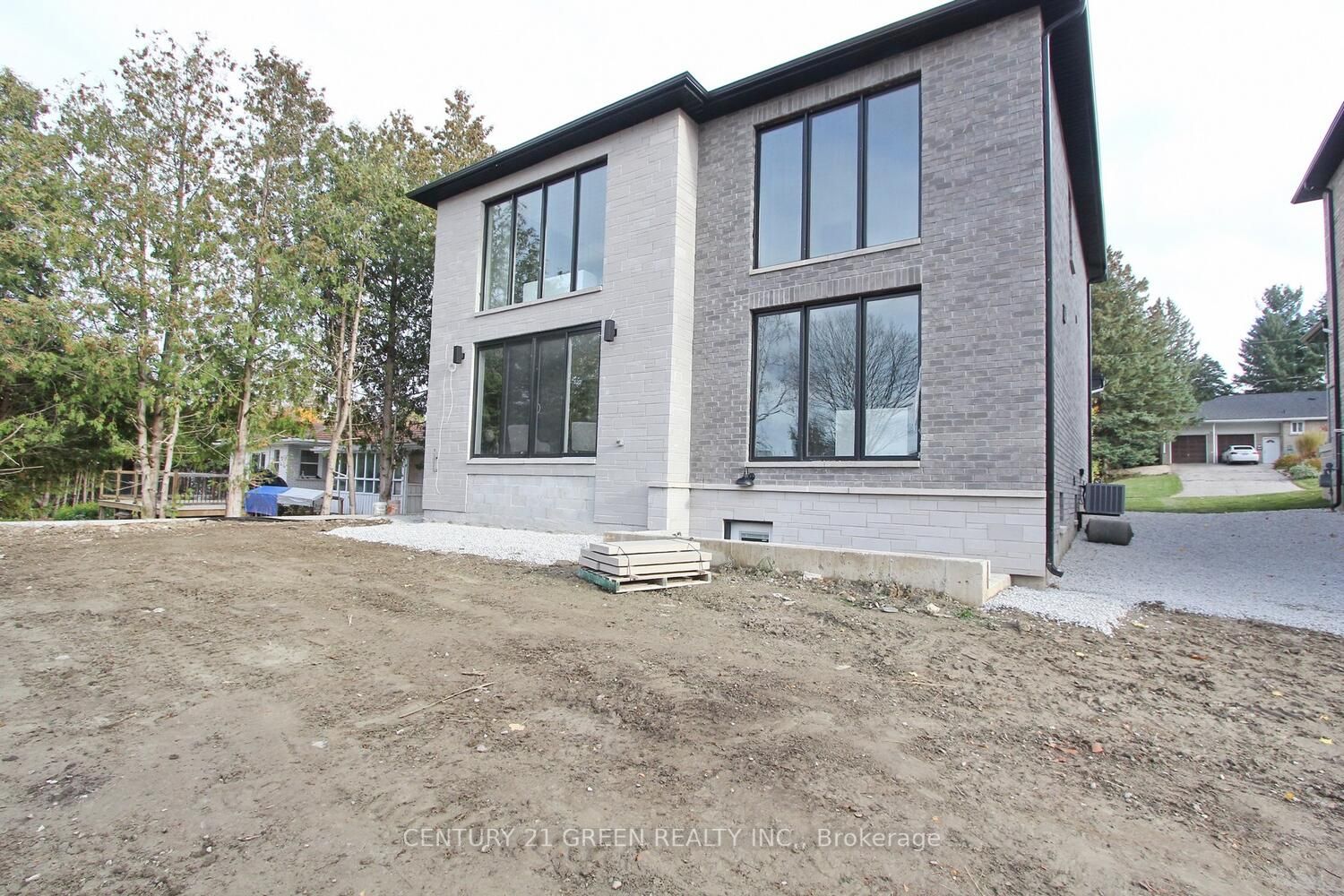 11 Marion St